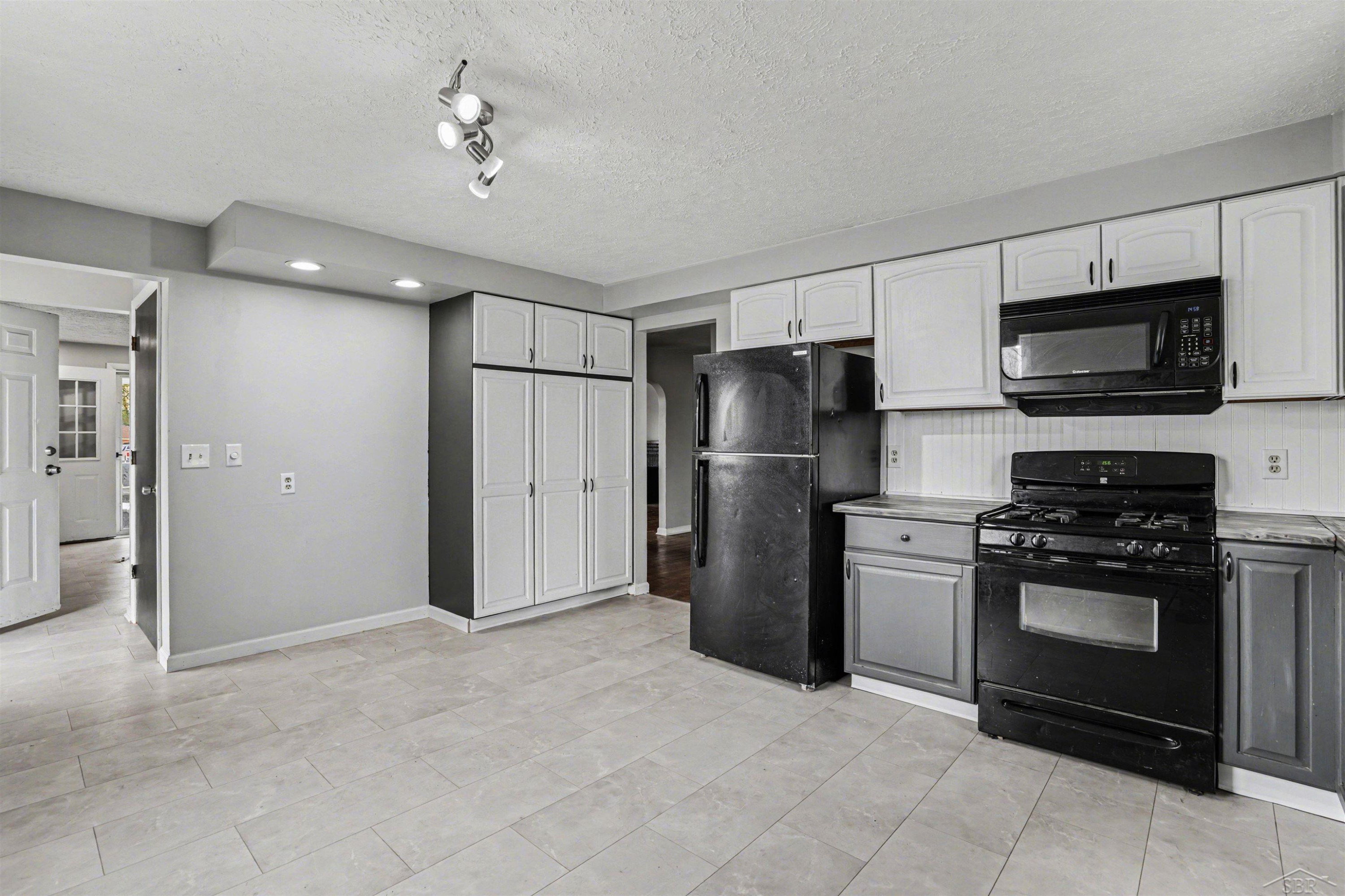 2695 S Center Road, Saginaw, MI 48609 — Photo 7