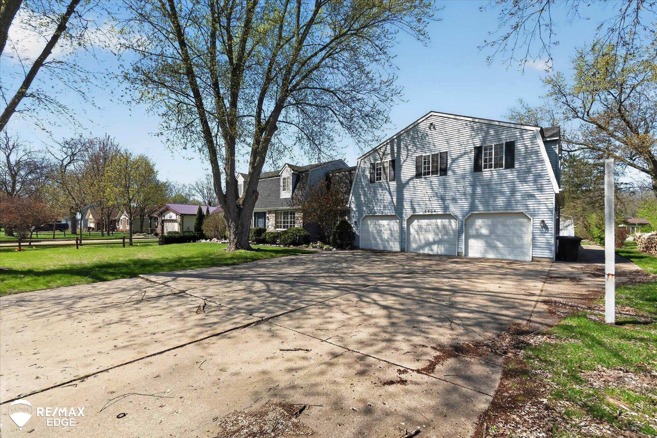 8454 Wesley Drive, Flushing, MI 48433 — Photo 4