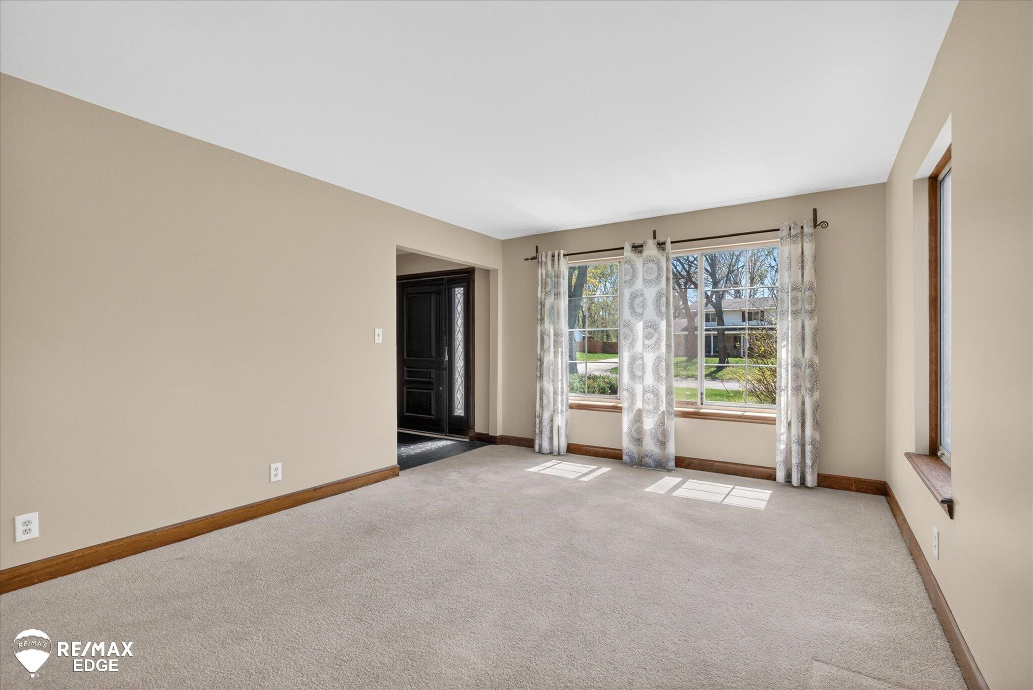 8454 Wesley Drive, Flushing, MI 48433 — Photo 8