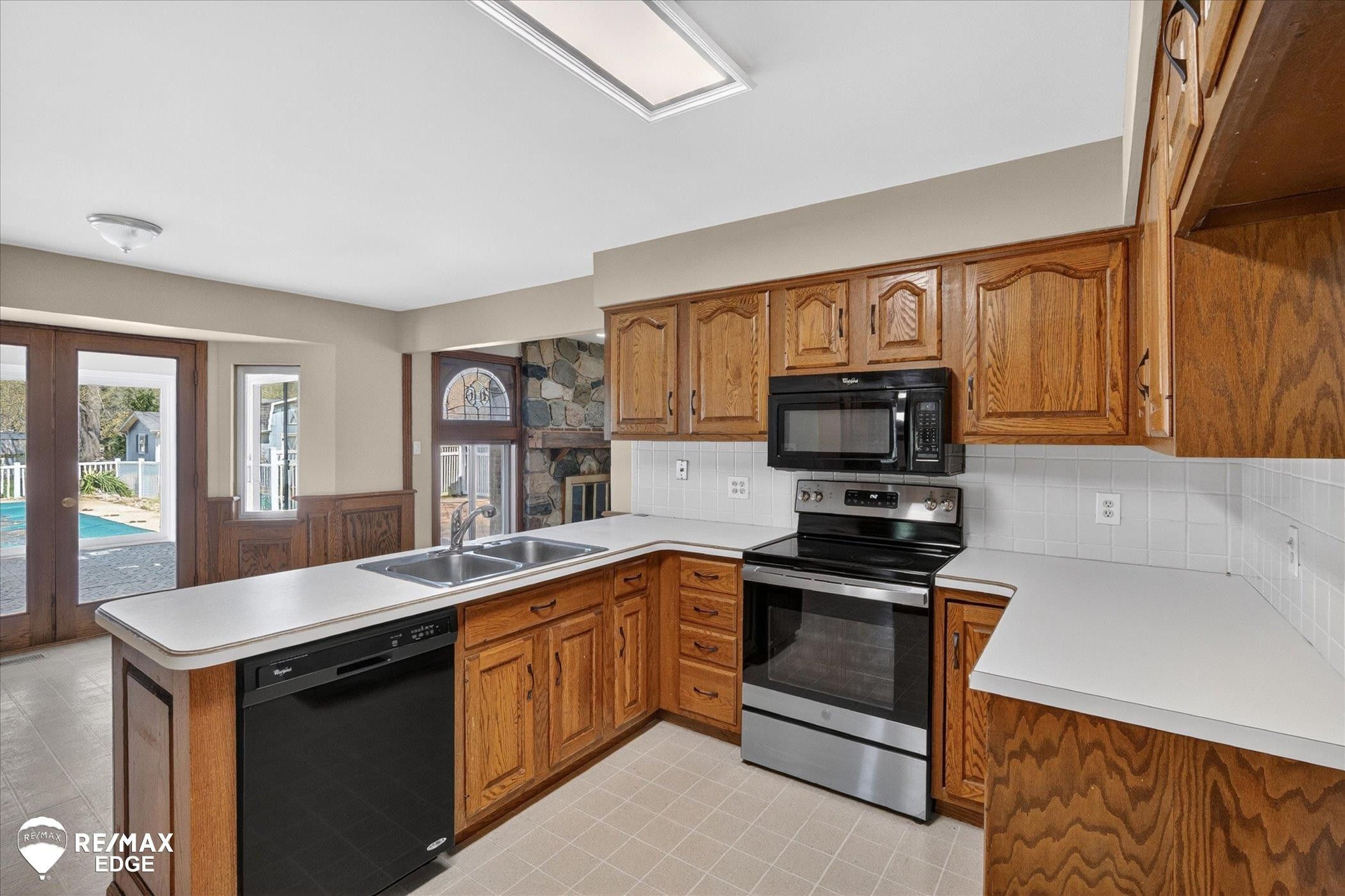 8454 Wesley Drive, Flushing, MI 48433 — Photo 12