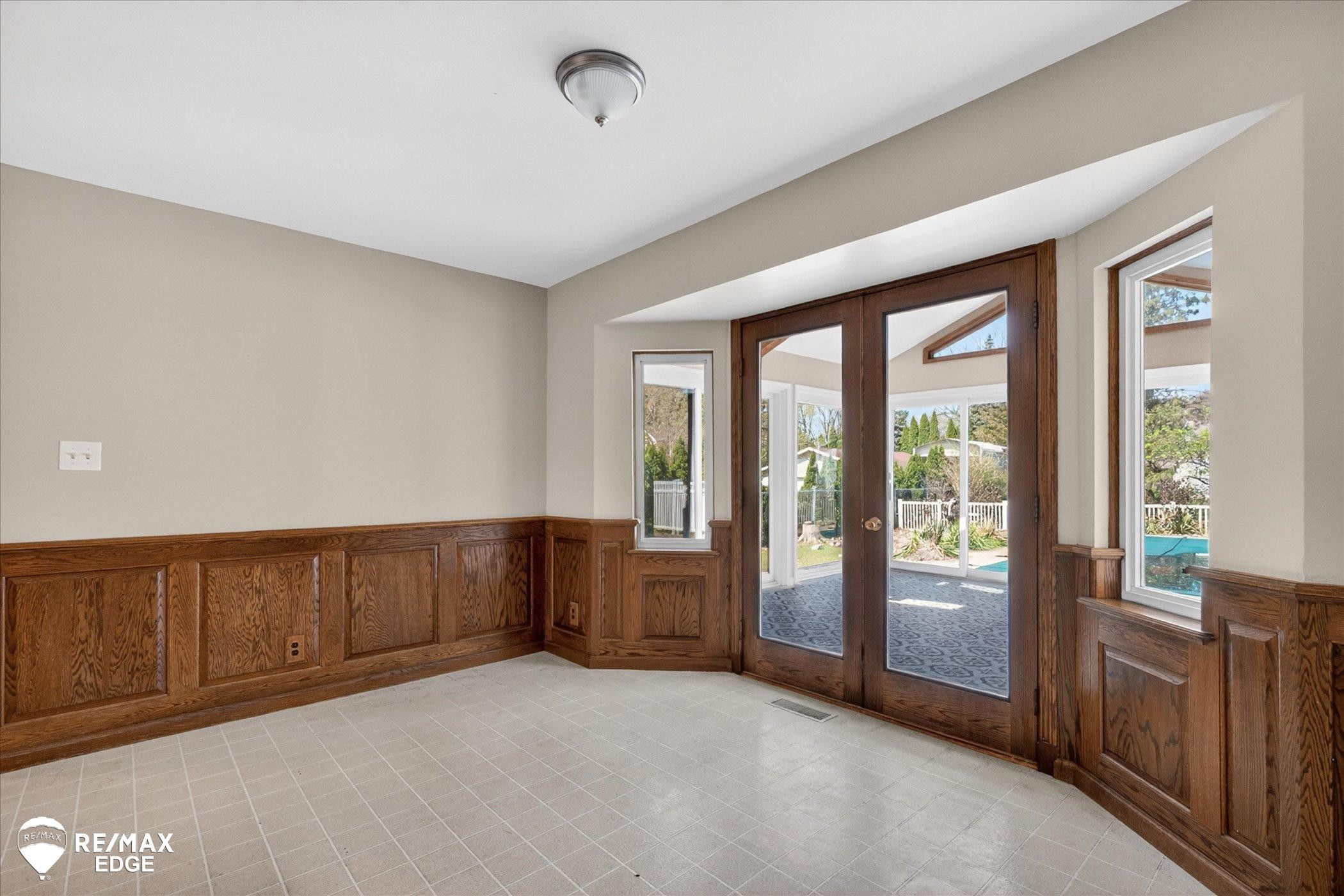 8454 Wesley Drive, Flushing, MI 48433 — Photo 15