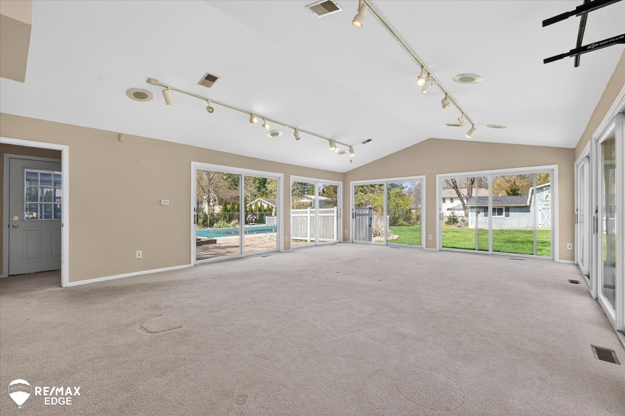 8454 Wesley Drive, Flushing, MI 48433 — Photo 25