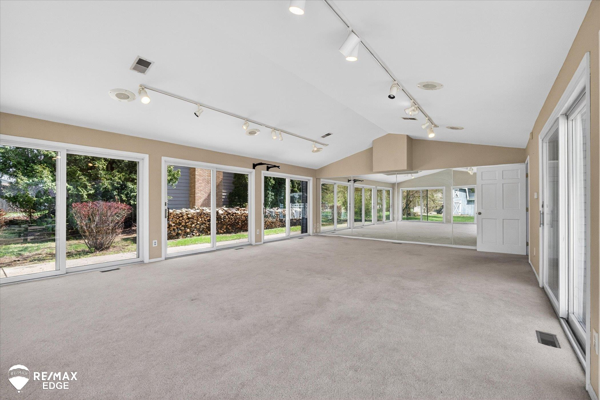 8454 Wesley Drive, Flushing, MI 48433 — Photo 26