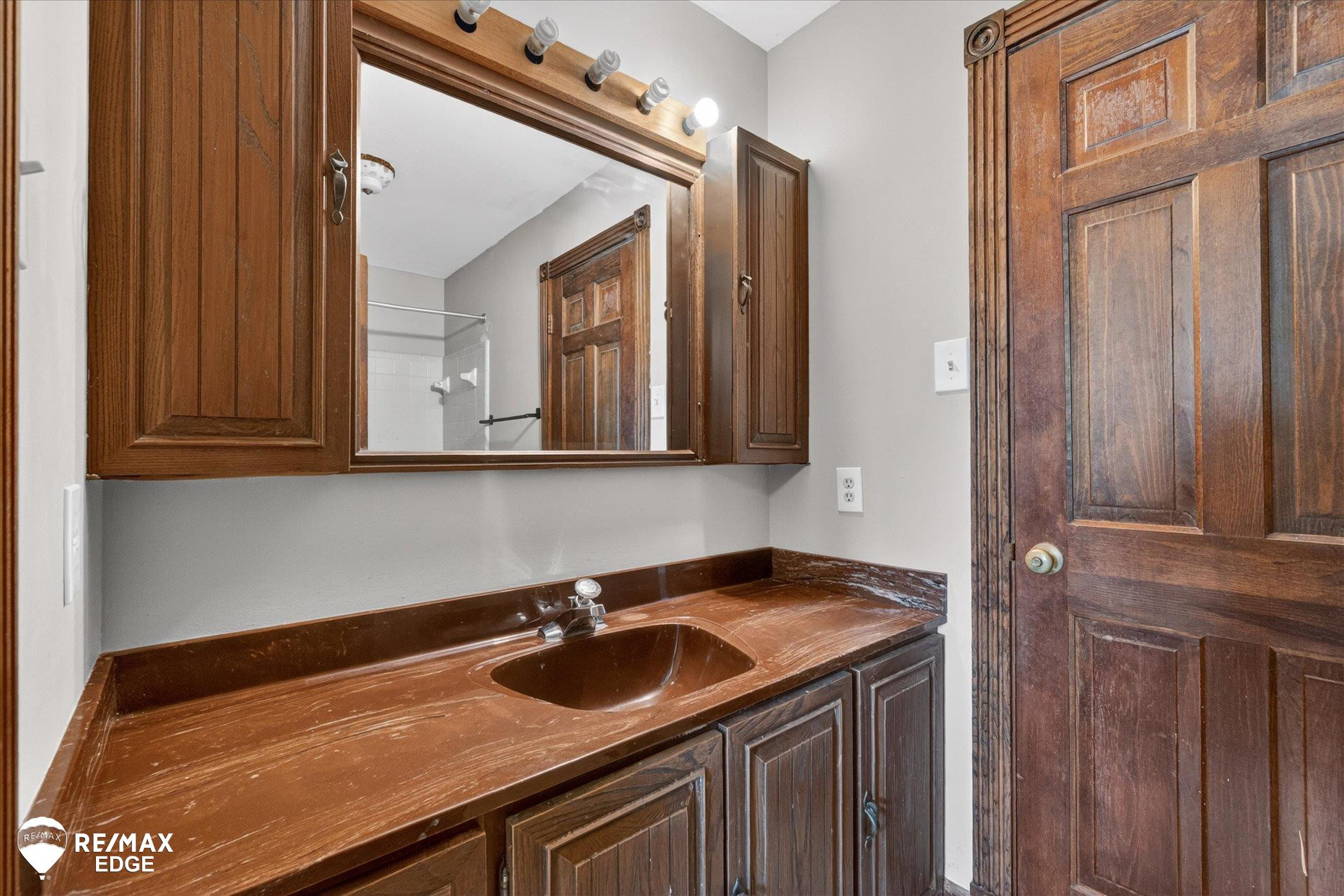 8454 Wesley Drive, Flushing, MI 48433 — Photo 32