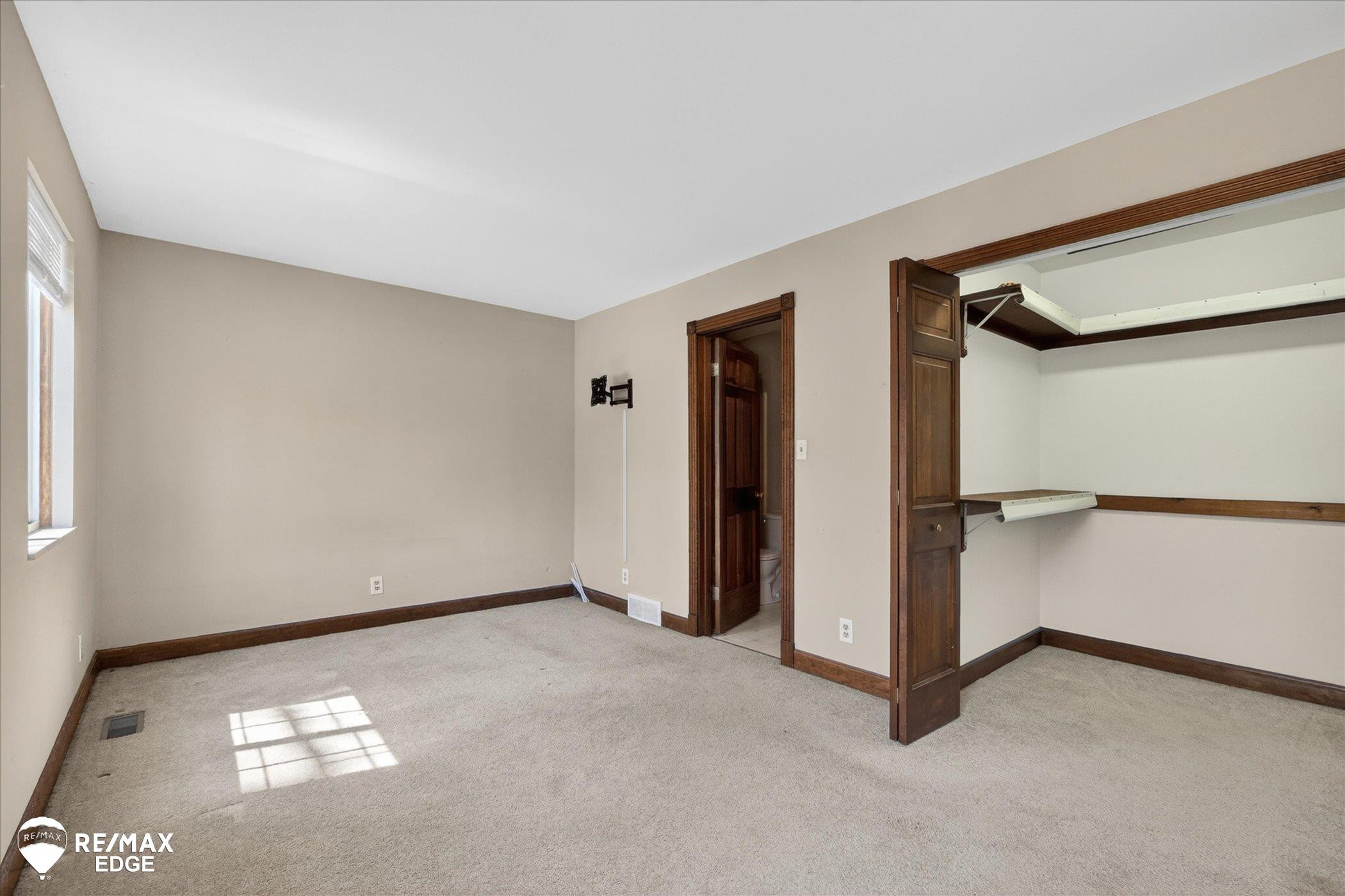 8454 Wesley Drive, Flushing, MI 48433 — Photo 33
