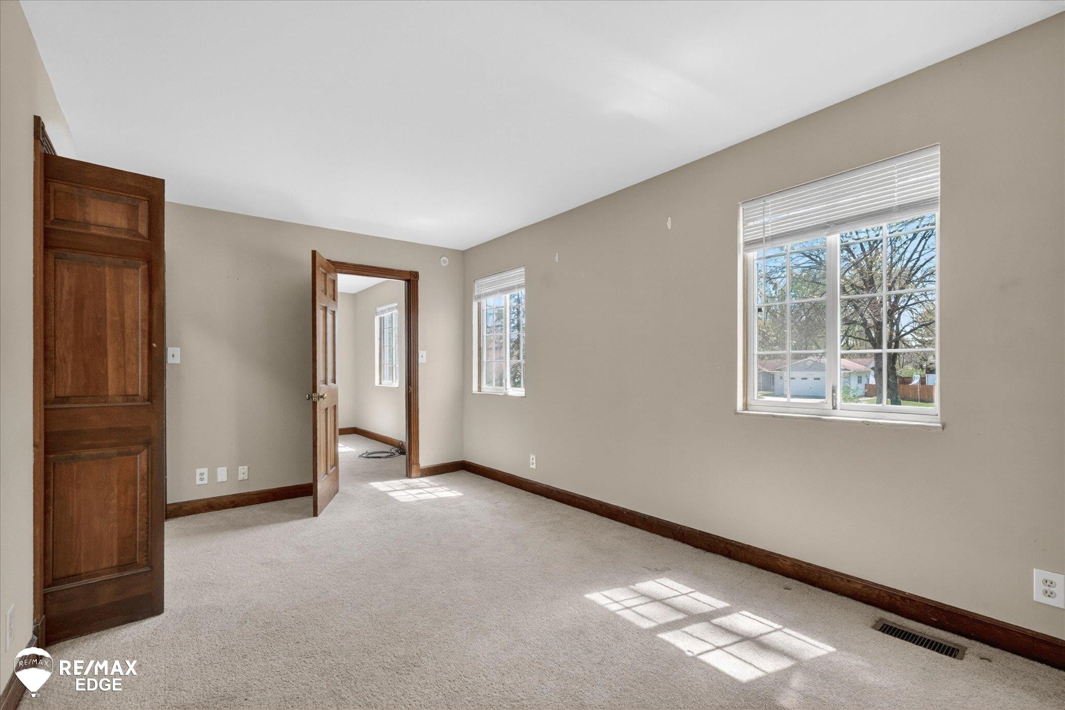 8454 Wesley Drive, Flushing, MI 48433 — Photo 34