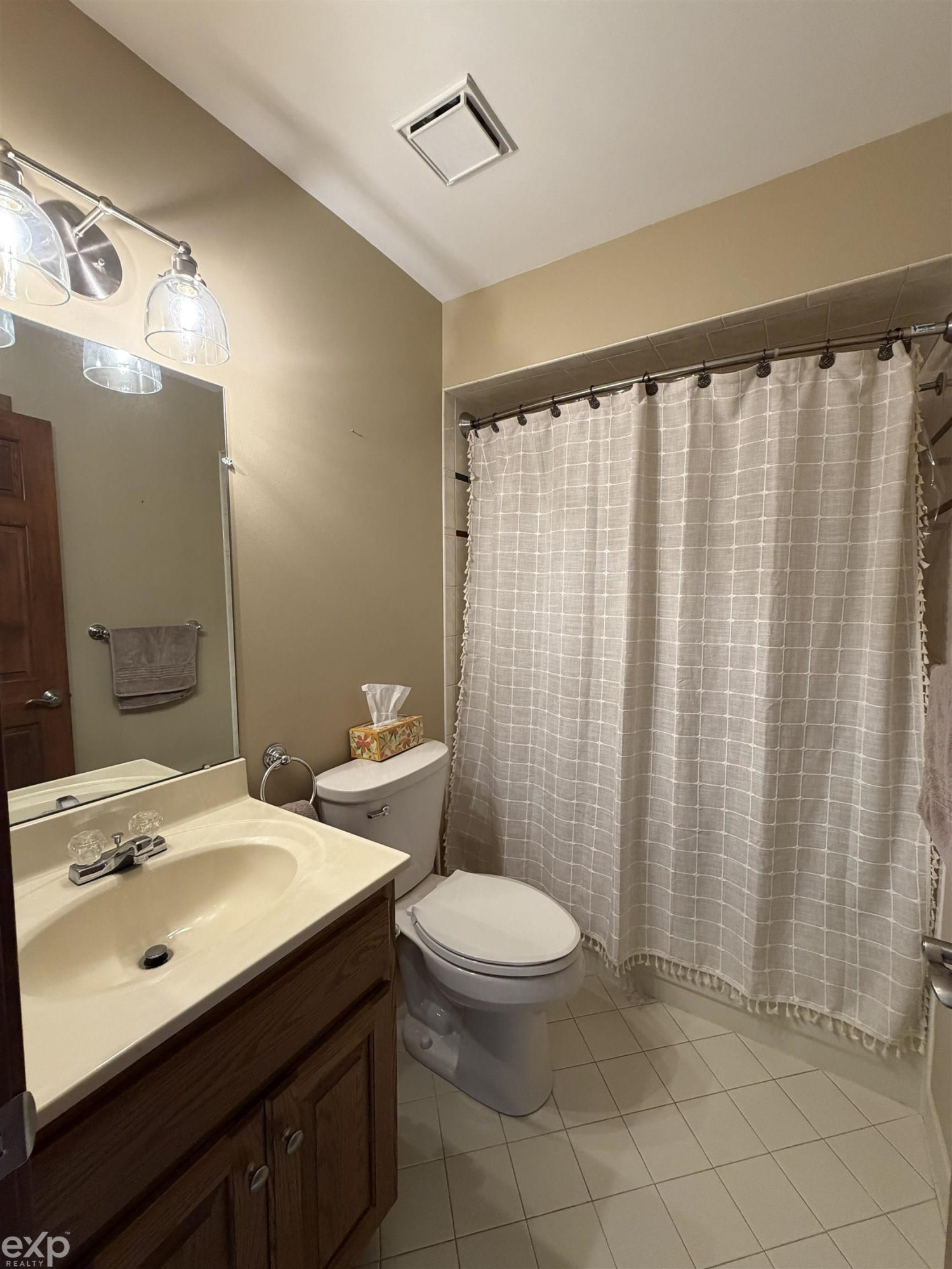 14715 Holly Ct Court, 62, Shelby Twp, MI 48315 — Photo 13