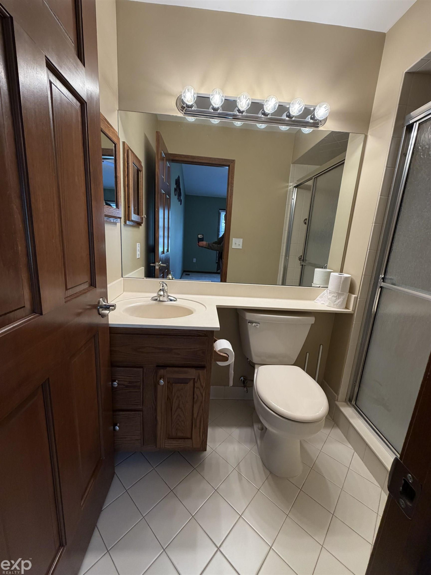 14715 Holly Ct Court, 62, Shelby Twp, MI 48315 — Photo 17