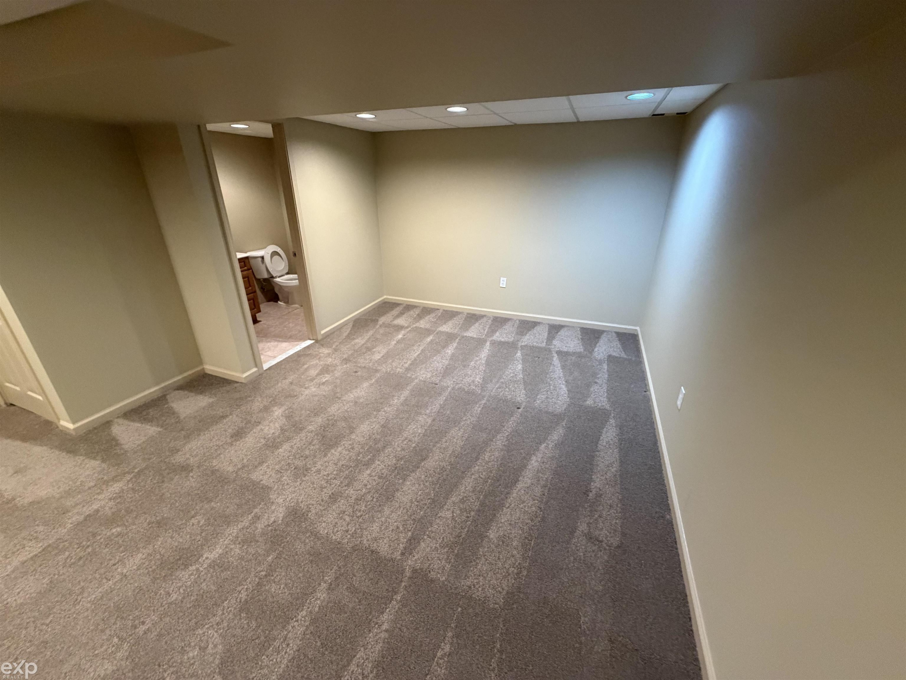 14715 Holly Ct Court, 62, Shelby Twp, MI 48315 — Photo 25