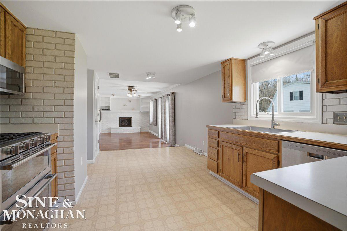 5293 Ponderosa Drive, MI 48049 — Photo 14
