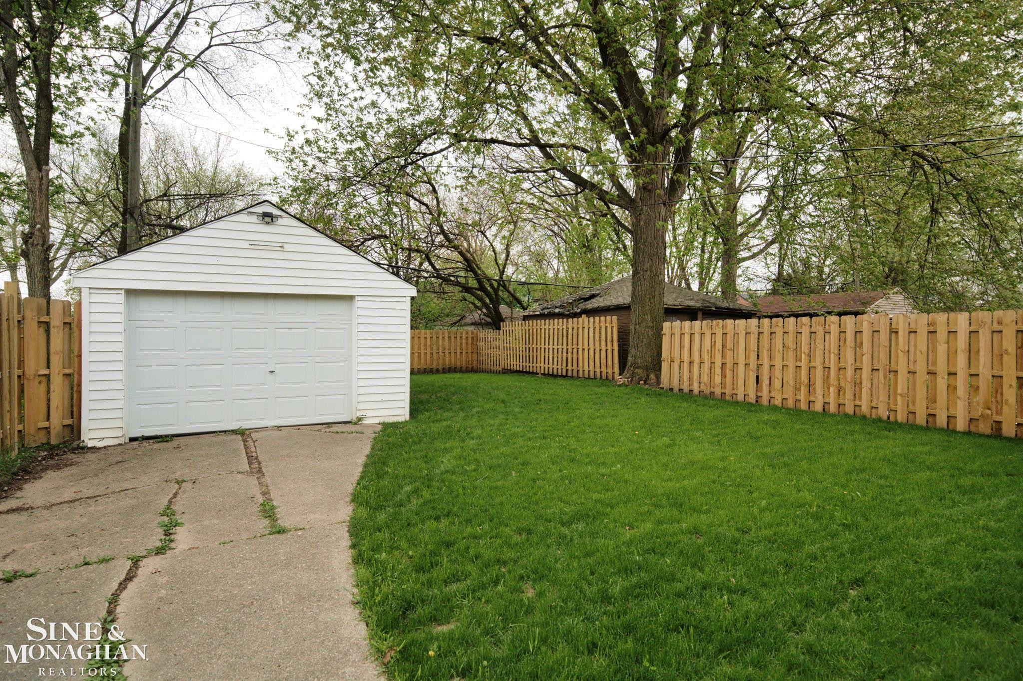 9155 Grayton Street, Detroit, MI 48224 — Photo 32