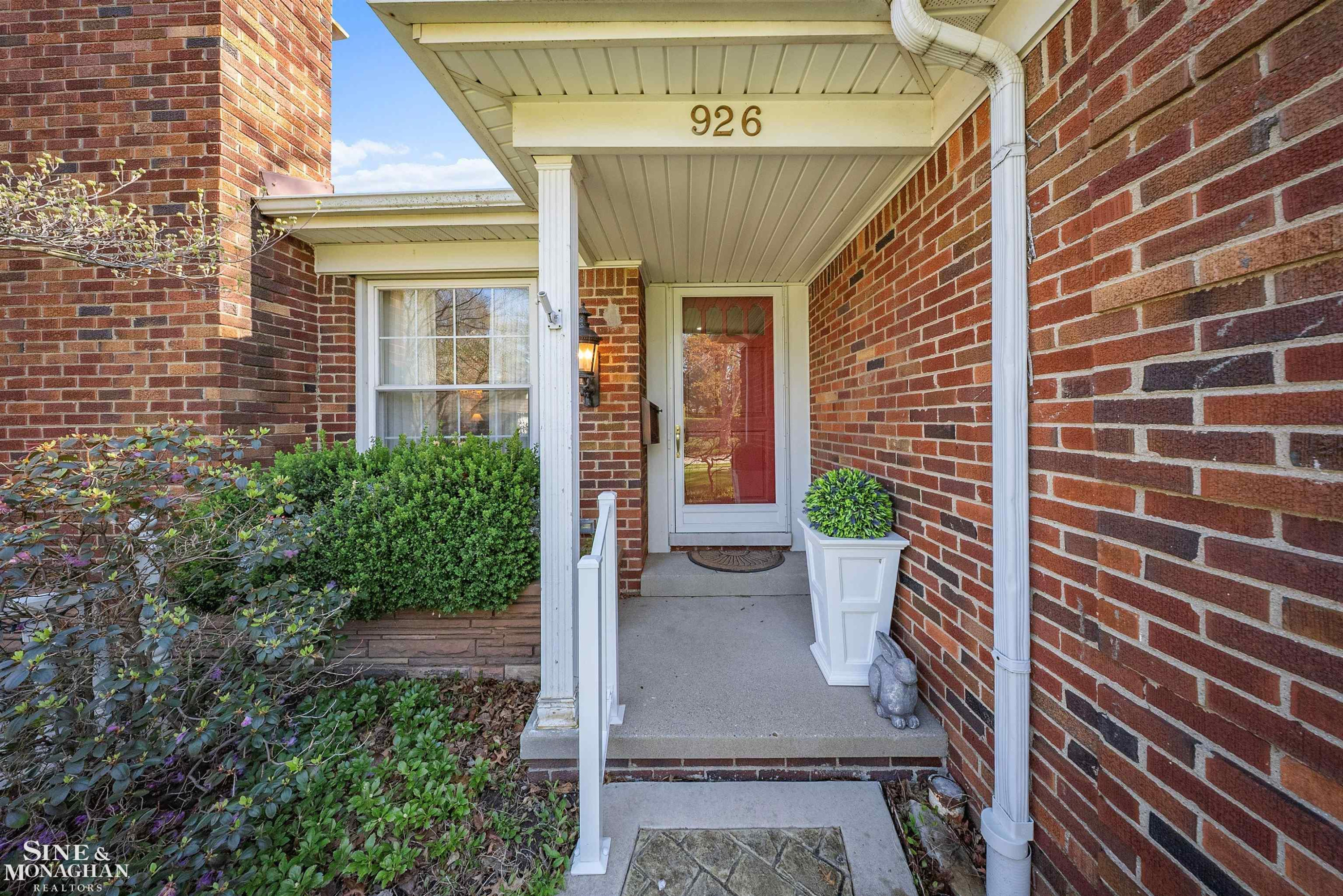 926 Hidden Lane, Grosse Pointe Woods, MI 48236 — Photo 35