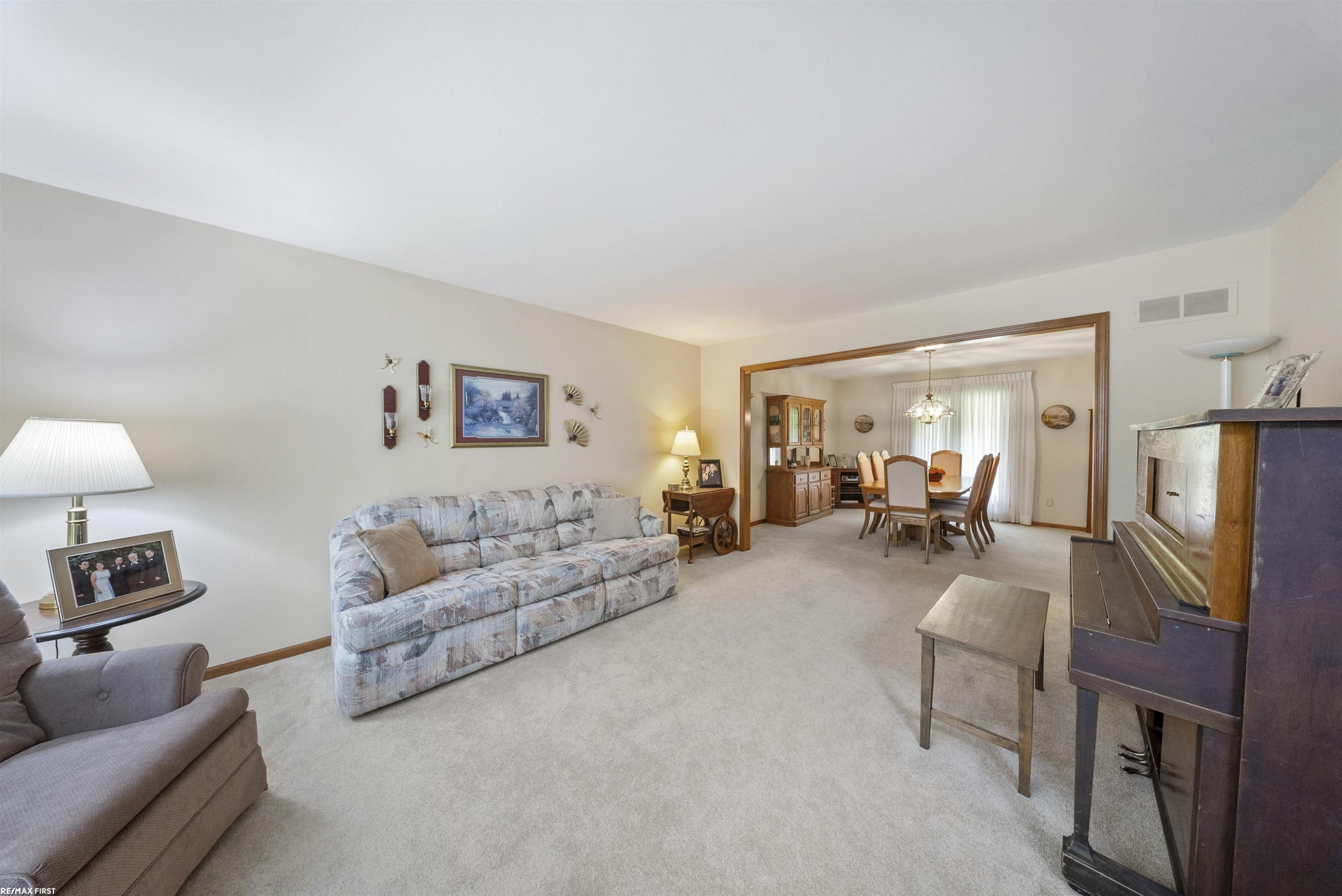 42150 Margaret Drive, Clinton Twp, MI 48038 — Photo 5