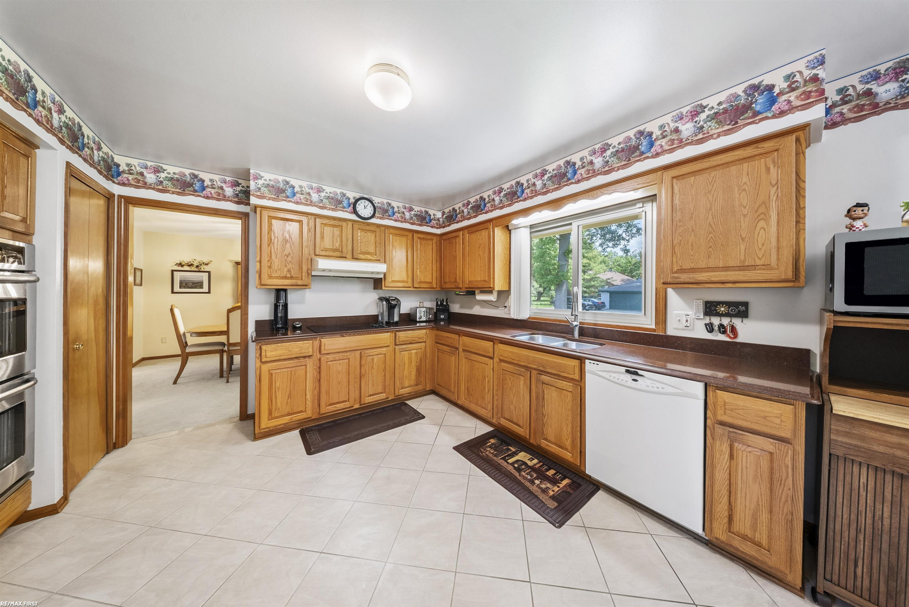 42150 Margaret Drive, Clinton Twp, MI 48038 — Photo 9