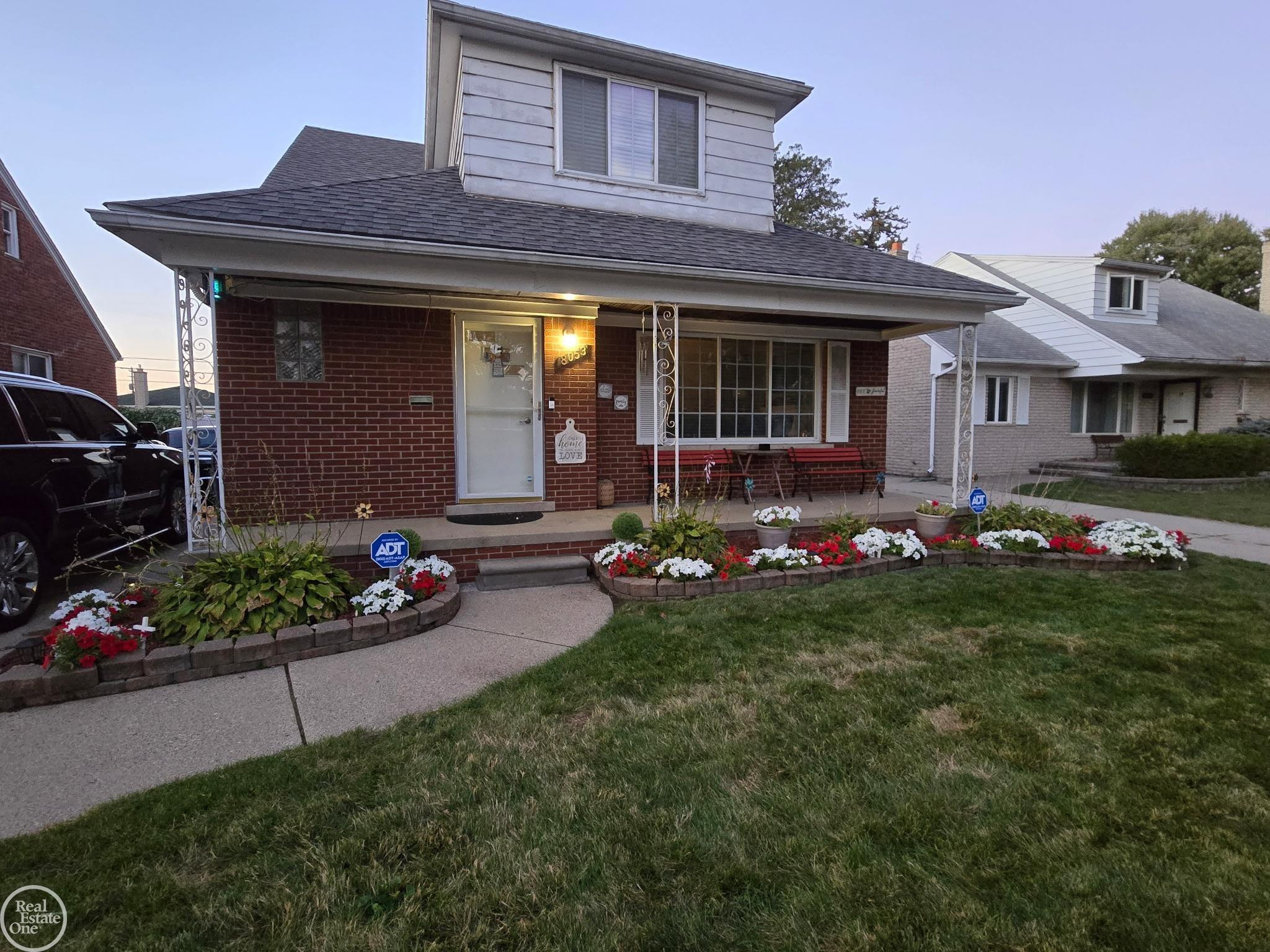 8053 Virginia Park Street, Center Line, MI 48015 — Photo 2