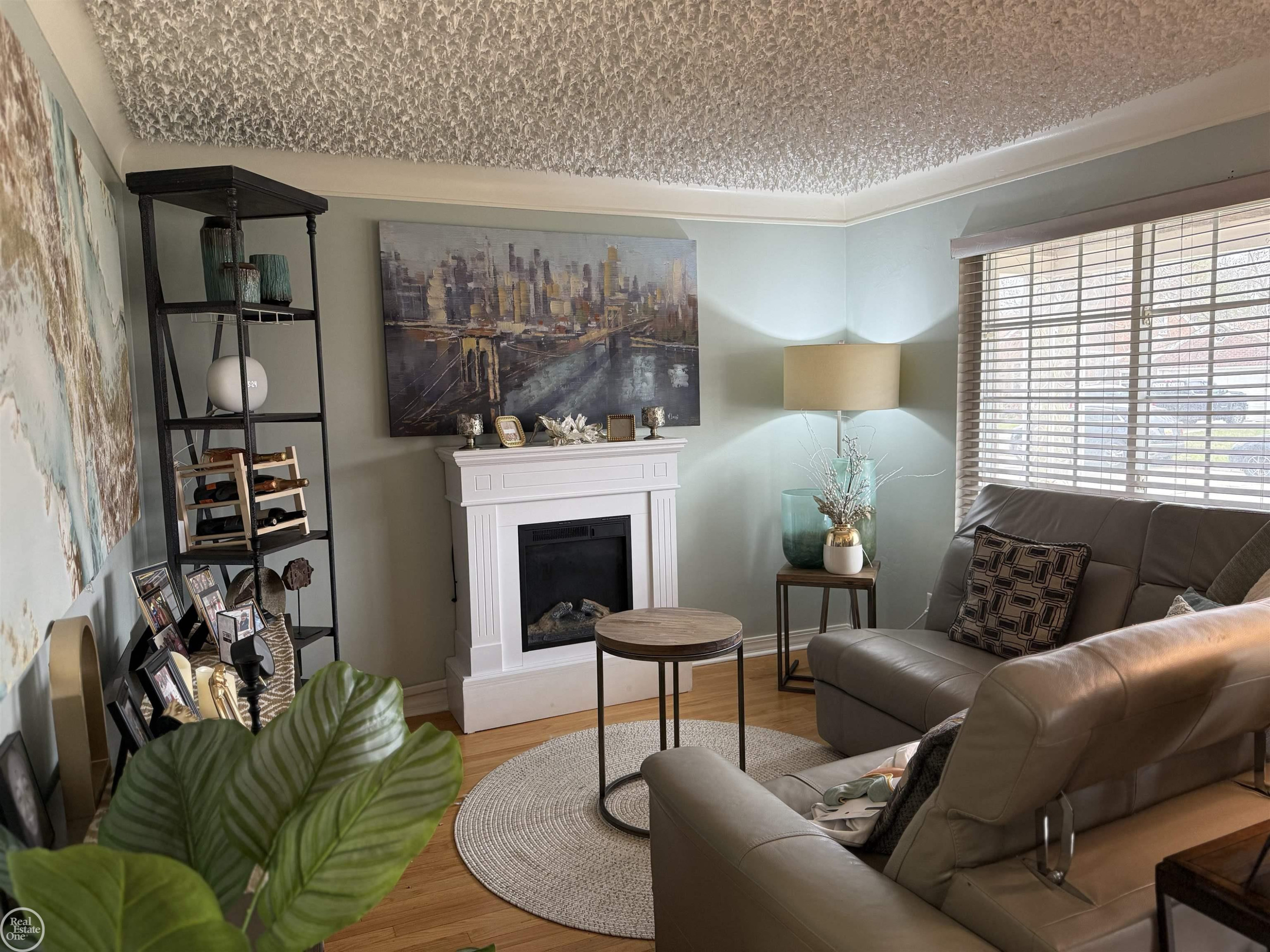 8053 Virginia Park Street, Center Line, MI 48015 — Photo 3