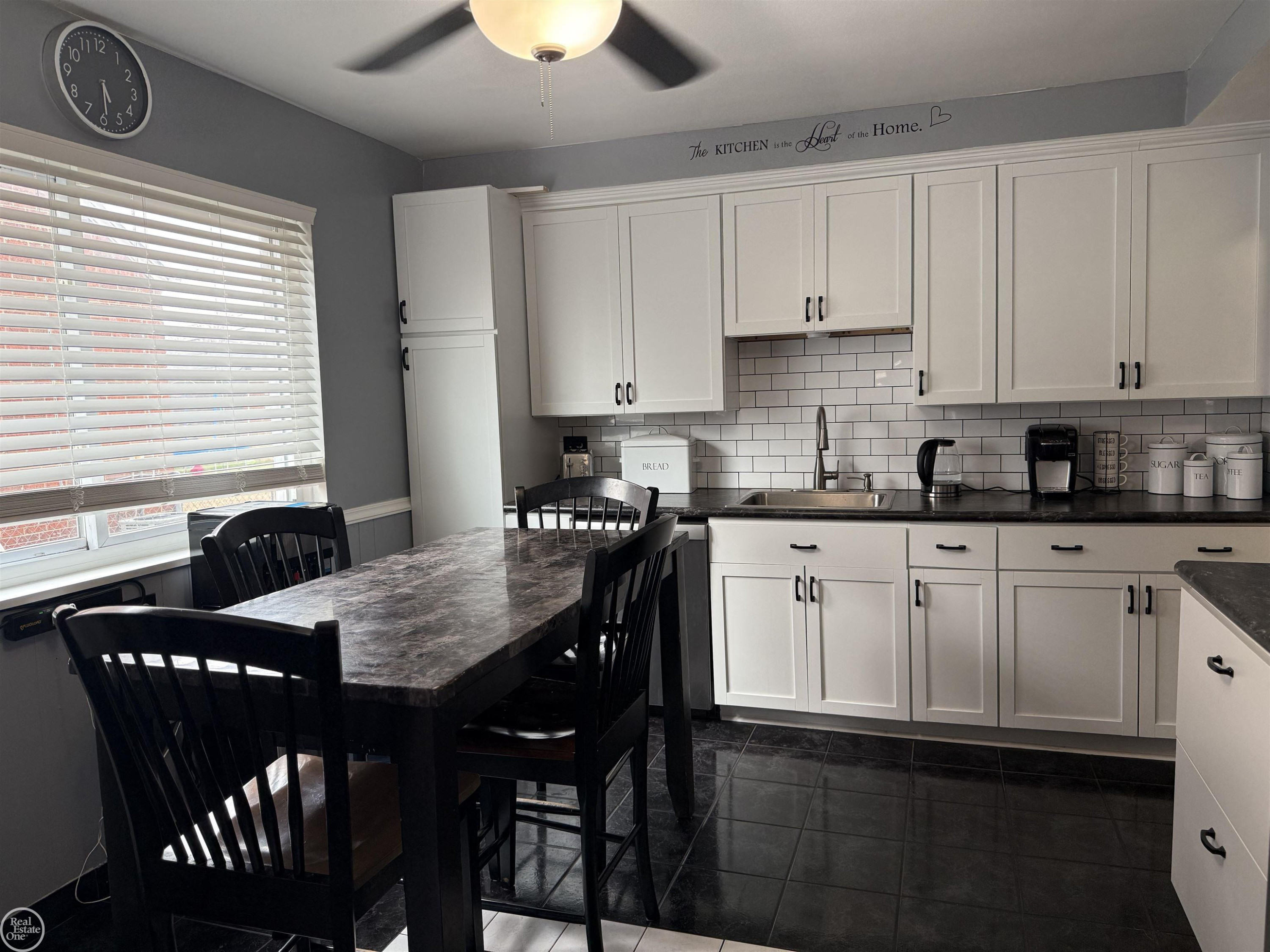 8053 Virginia Park Street, Center Line, MI 48015 — Photo 9