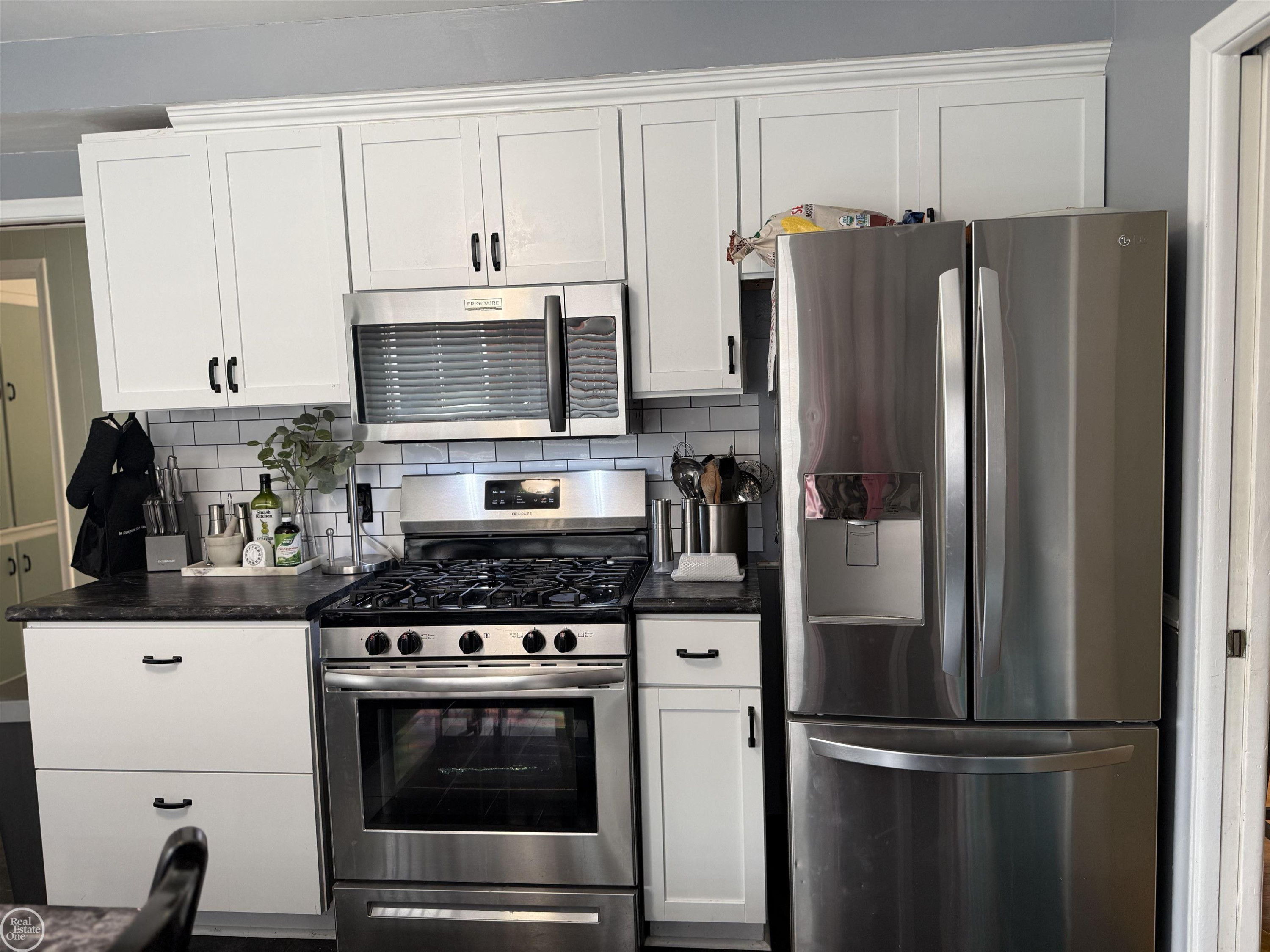 8053 Virginia Park Street, Center Line, MI 48015 — Photo 11