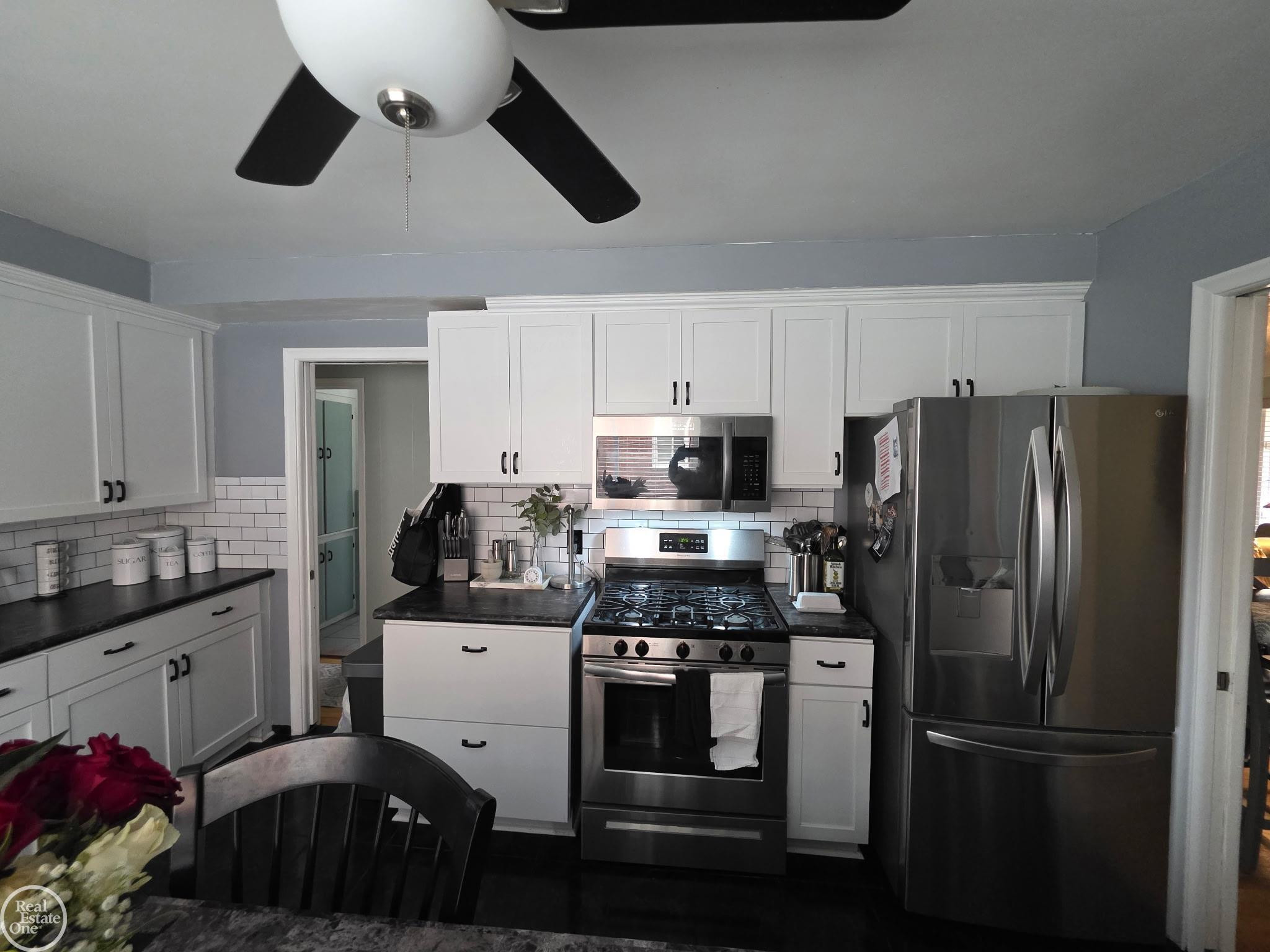8053 Virginia Park Street, Center Line, MI 48015 — Photo 12