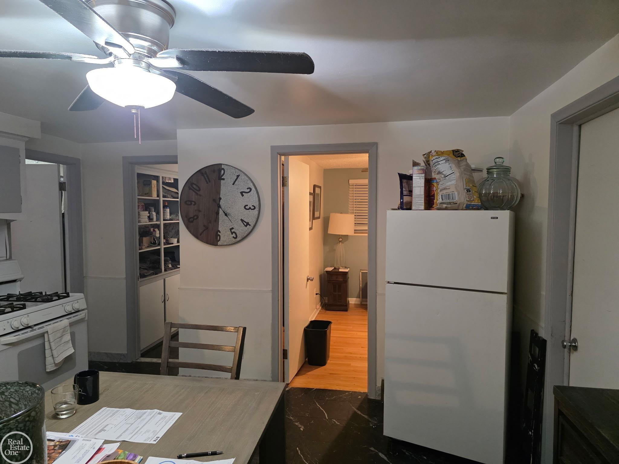 8053 Virginia Park Street, Center Line, MI 48015 — Photo 24