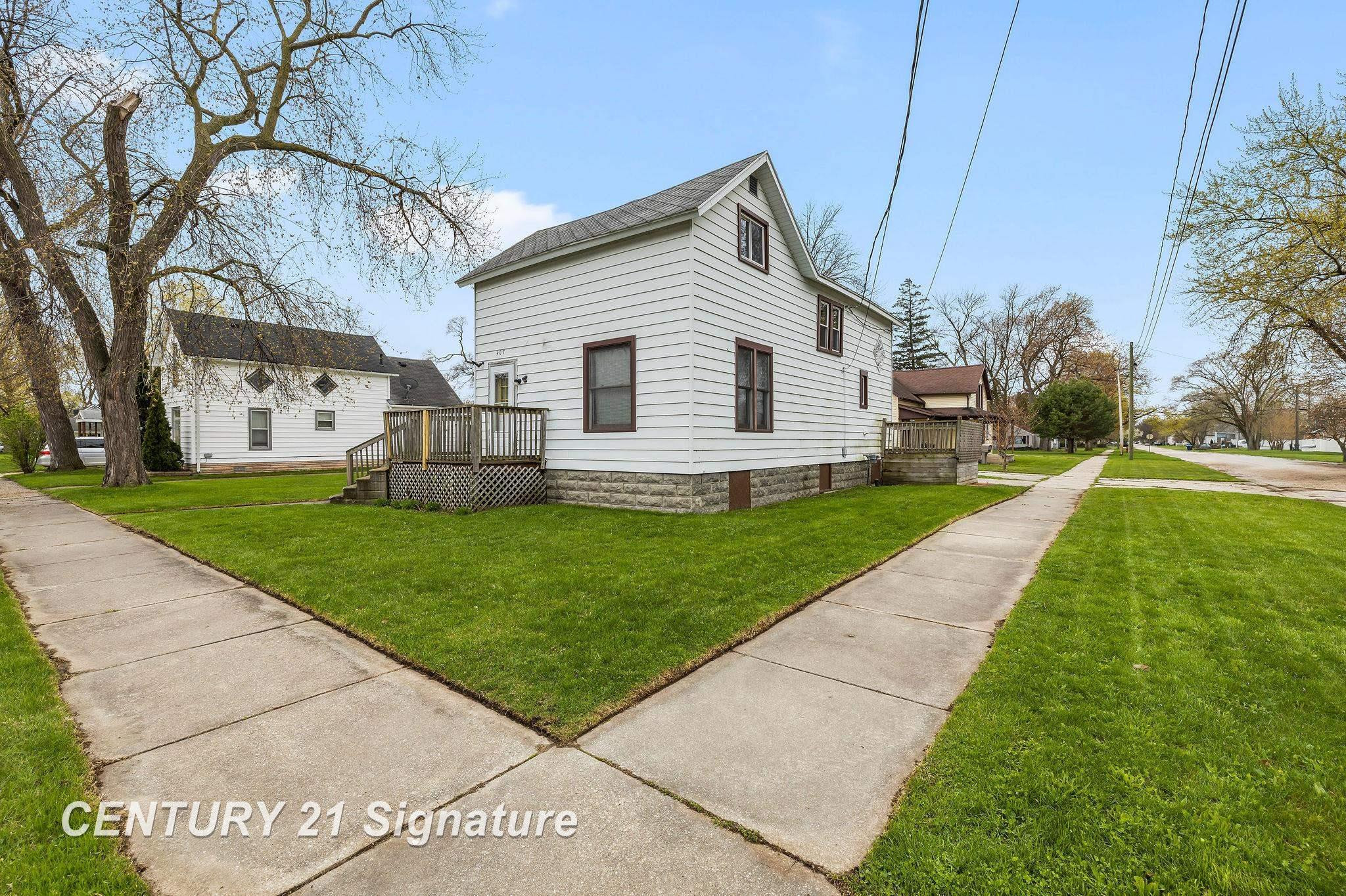 407 Ottawa Street, Bay City, MI 48706 — Photo 2