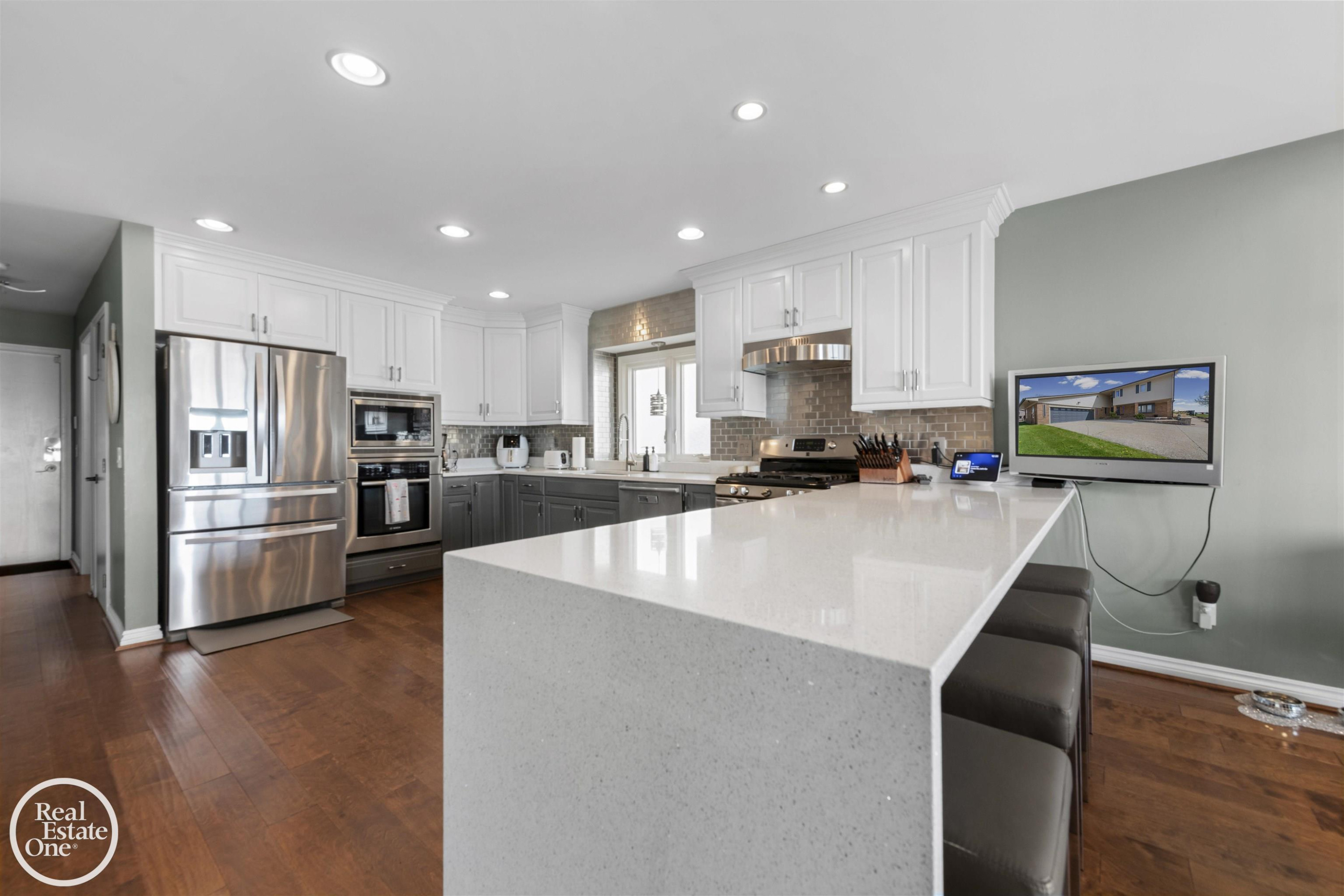 22539 Maple Street, Saint Clair Shores, MI 48081 — Photo 11