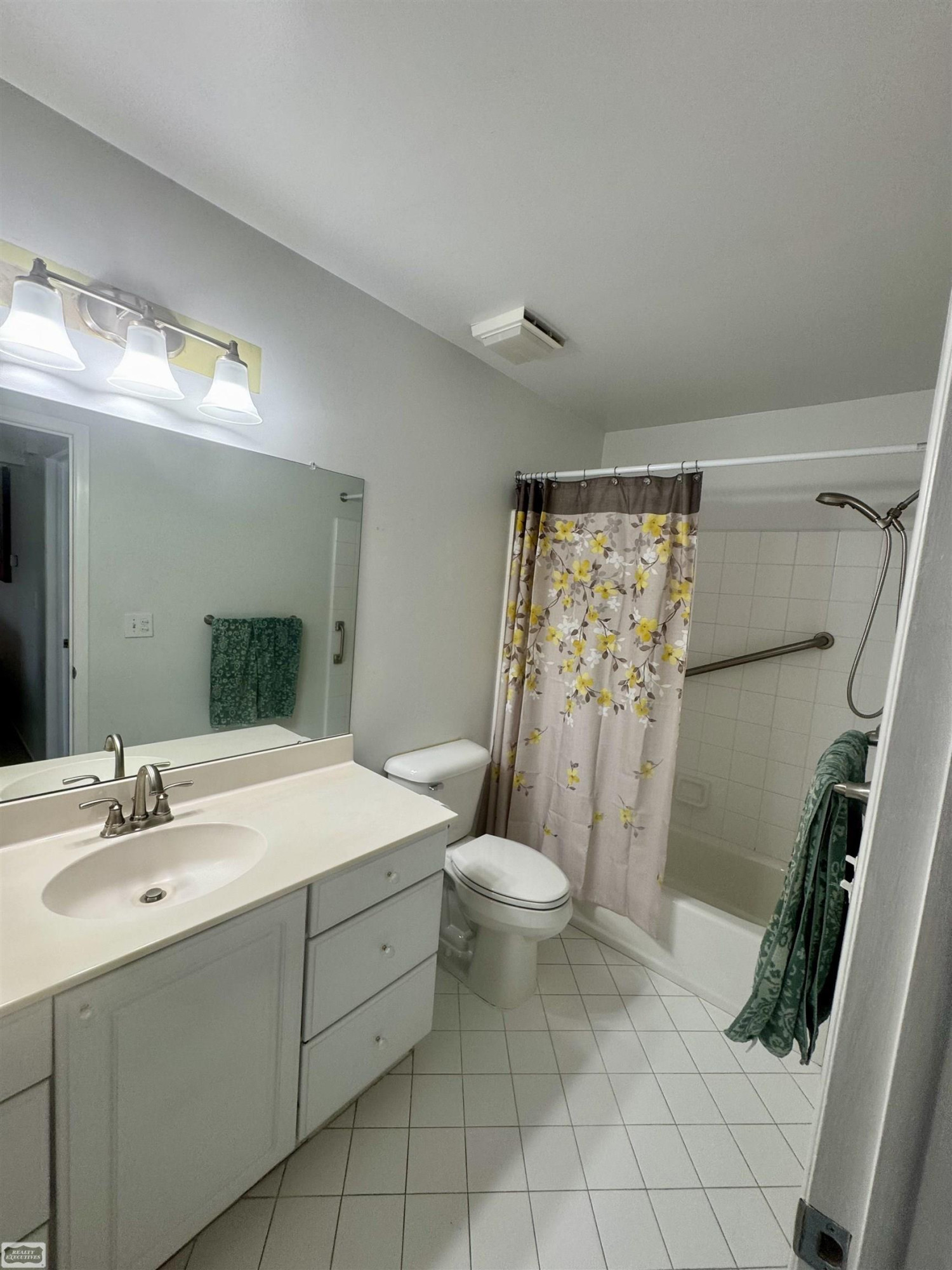 22821 Shoreview Court, Saint Clair Shores, MI 48082 — Photo 6