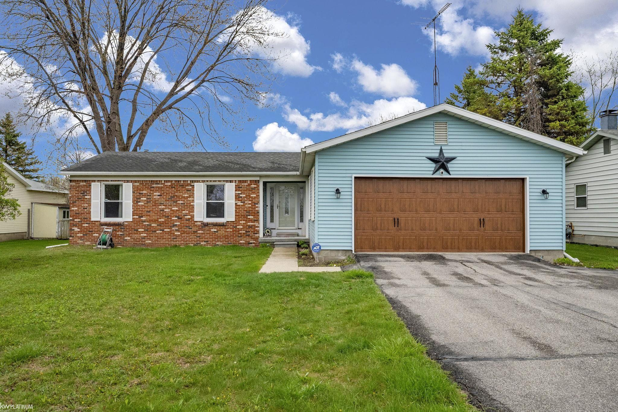 721 Range Road, Marysville, MI 48040 — Photo 2