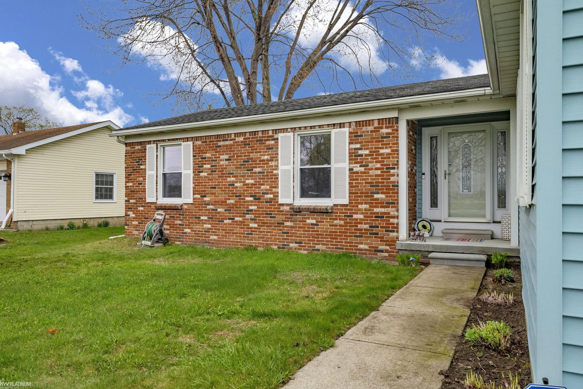 721 Range Road, Marysville, MI 48040 — Photo 5