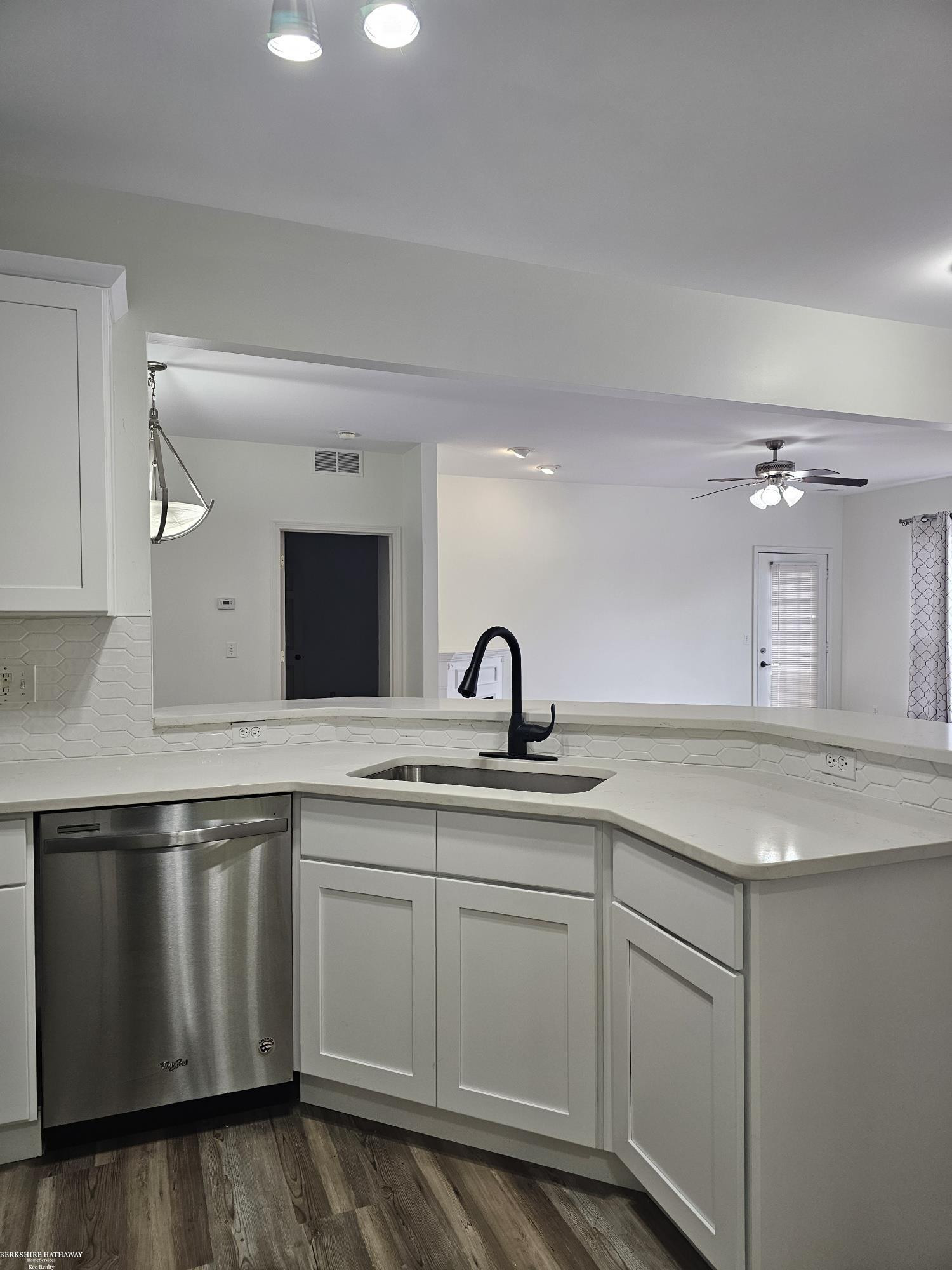 51789 Adler Park Drive, 63, New Baltimore, MI — Photo 10