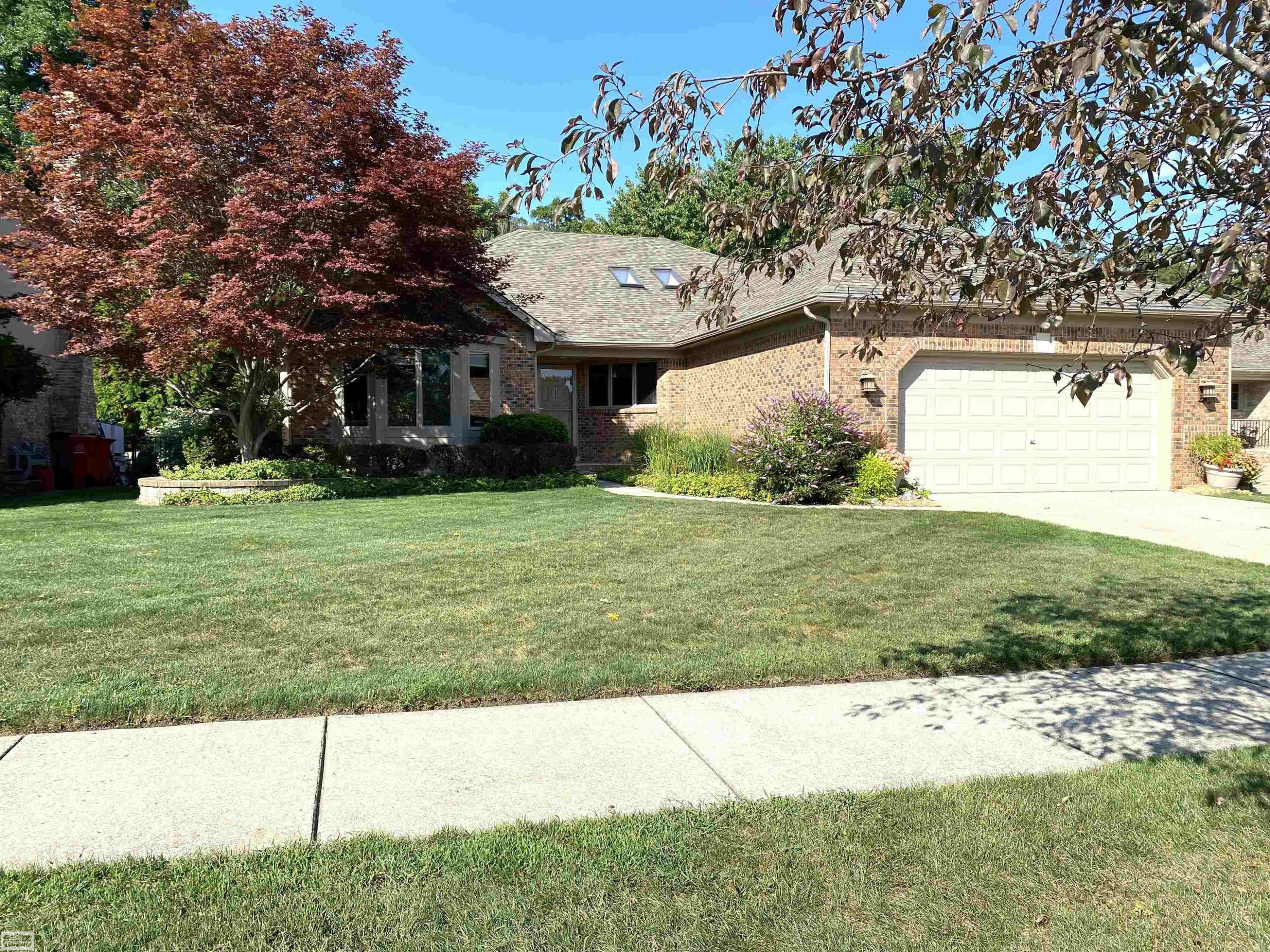 43243 RIVERWAY Drive, Clinton Twp, MI 48038 — Photo 2