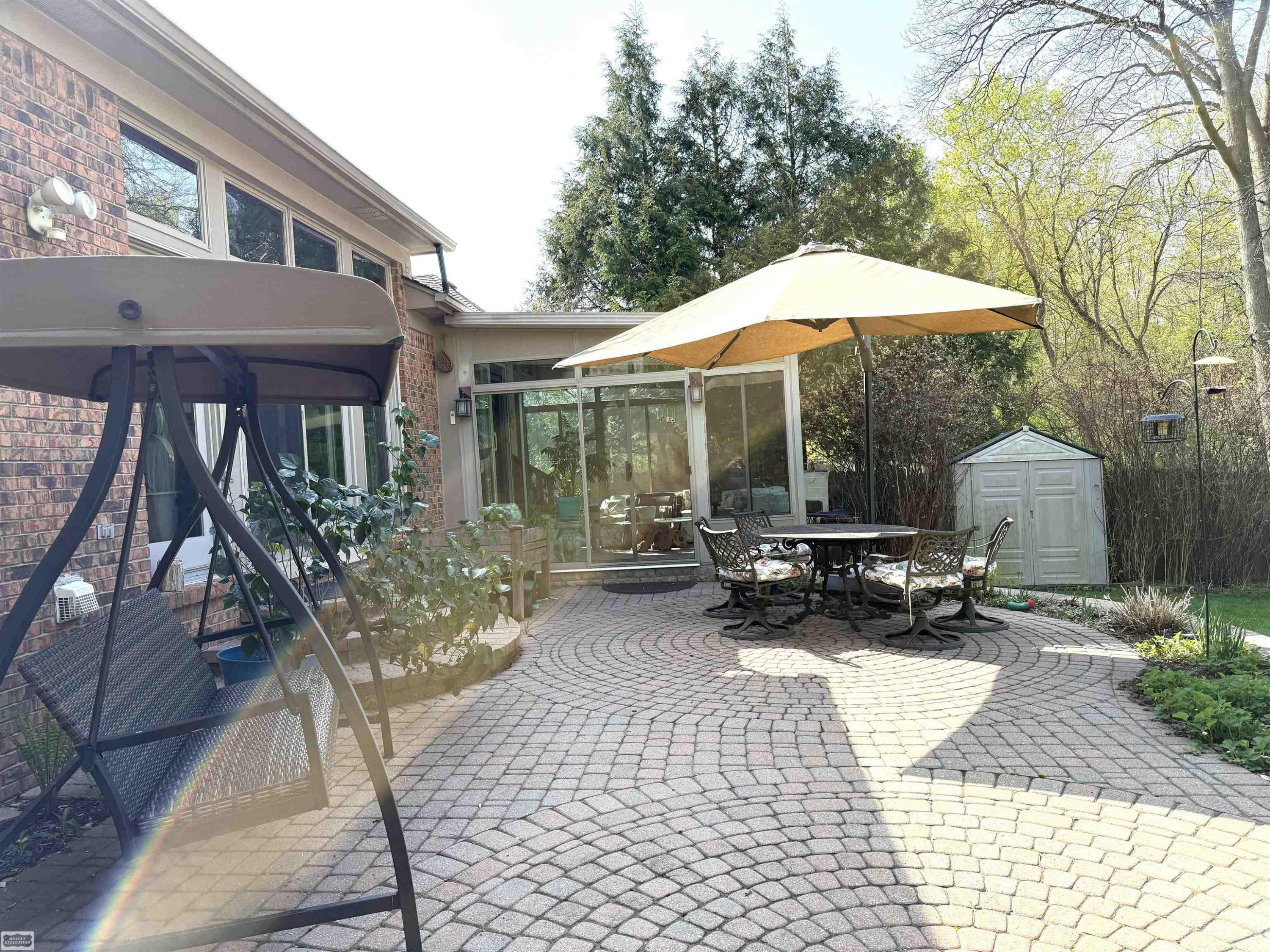43243 RIVERWAY Drive, Clinton Twp, MI 48038 — Photo 6