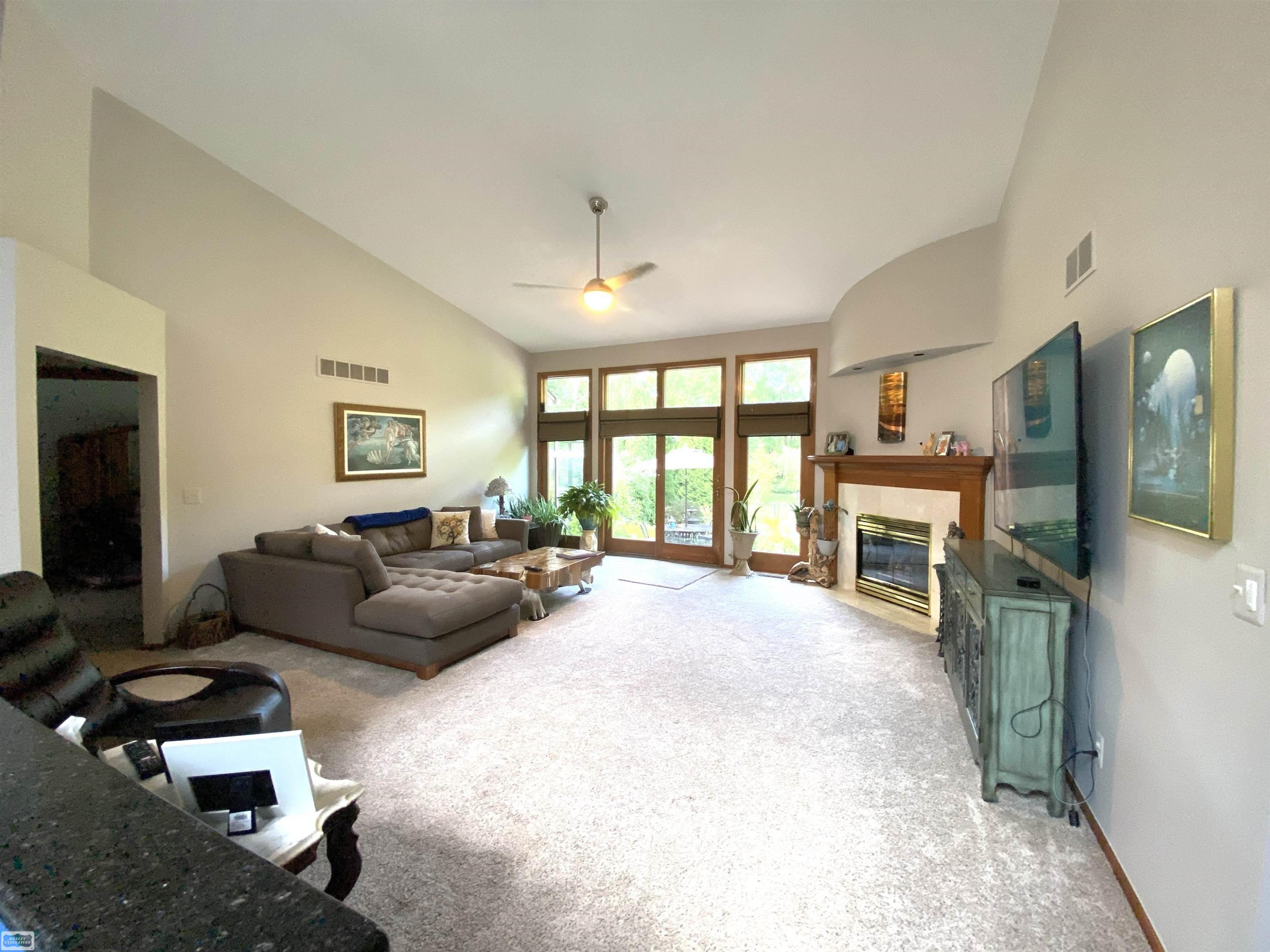 43243 RIVERWAY Drive, Clinton Twp, MI 48038 — Photo 11