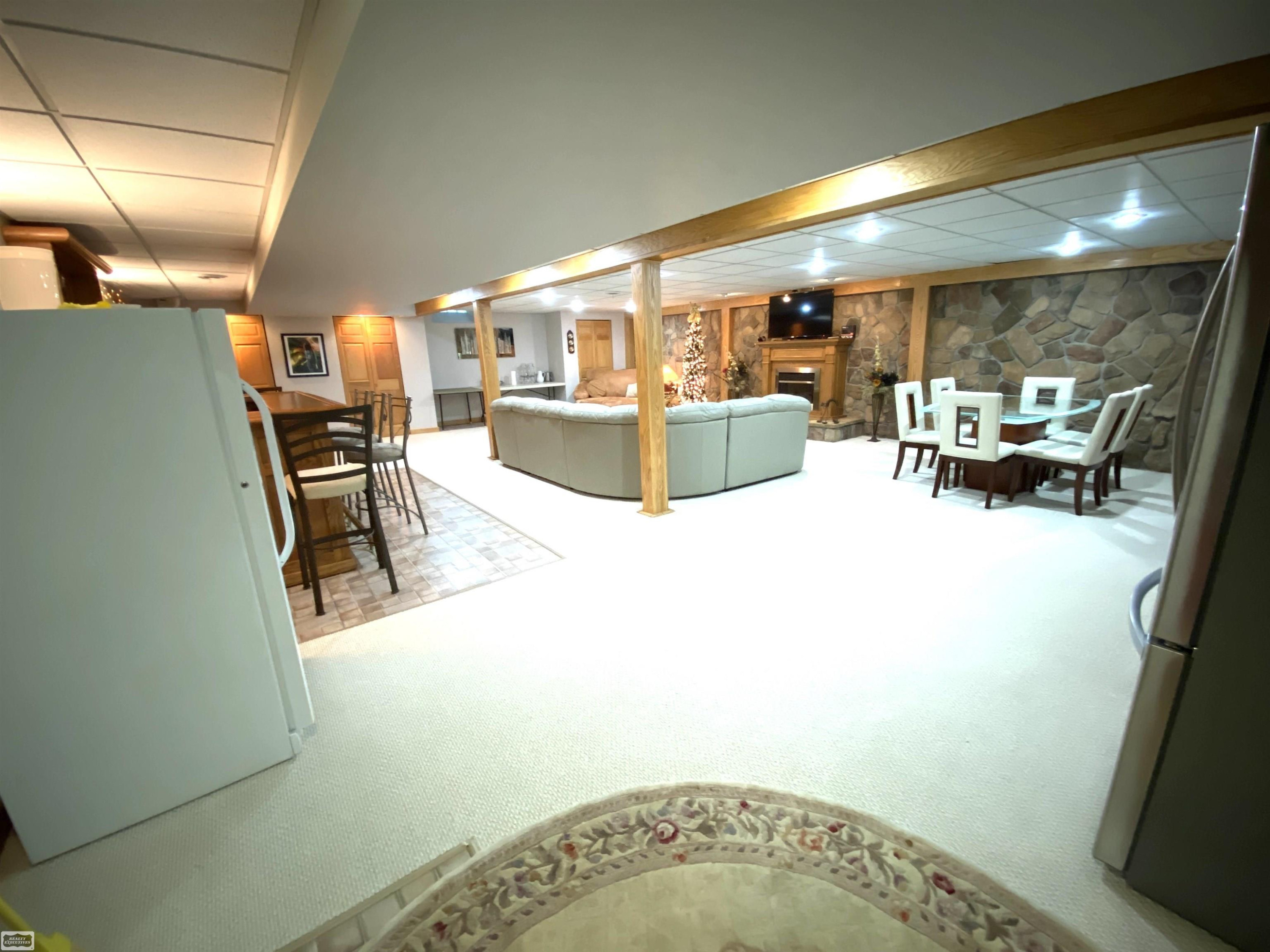 43243 RIVERWAY Drive, Clinton Twp, MI 48038 — Photo 12