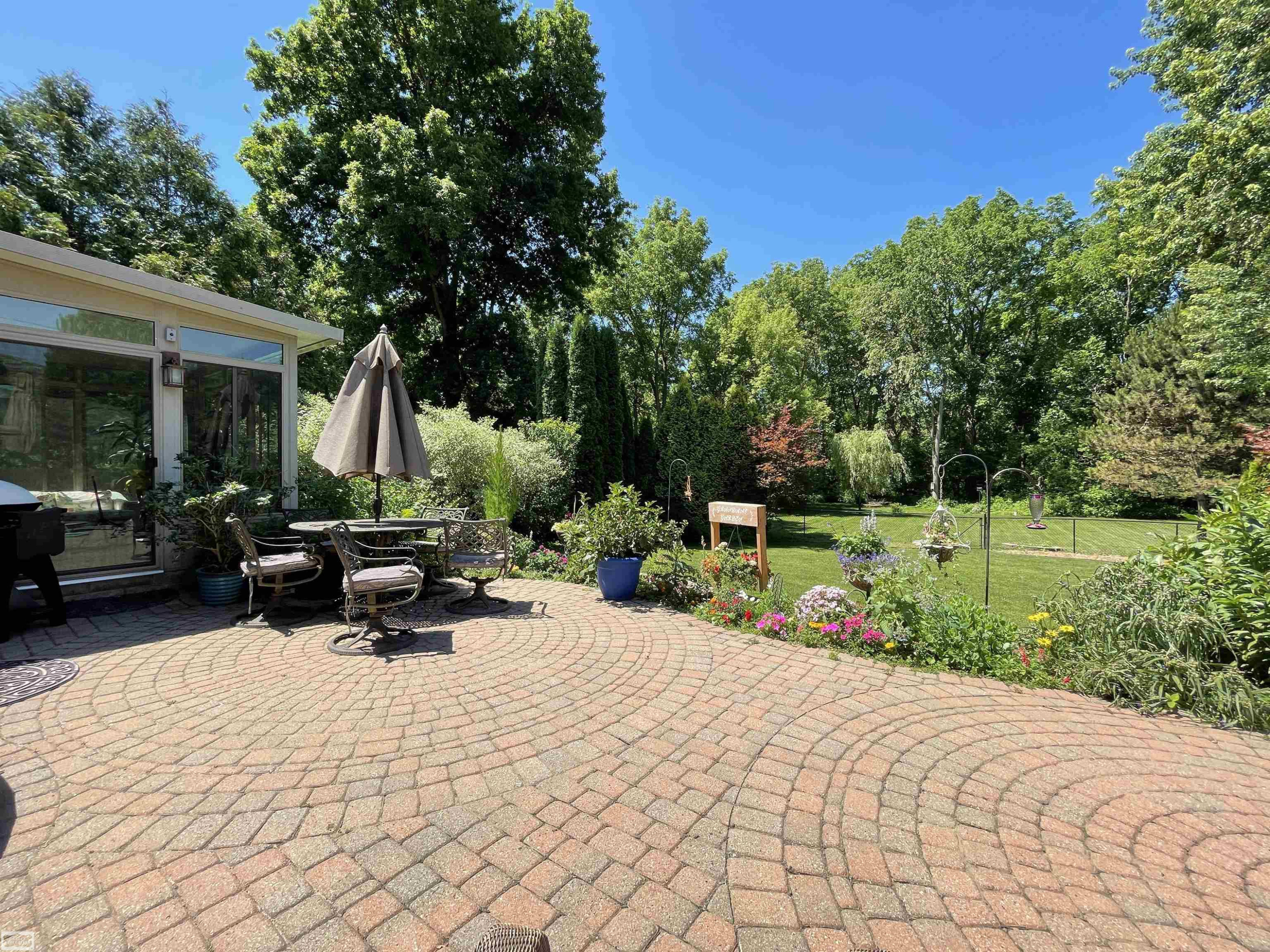 43243 RIVERWAY Drive, Clinton Twp, MI 48038 — Photo 31