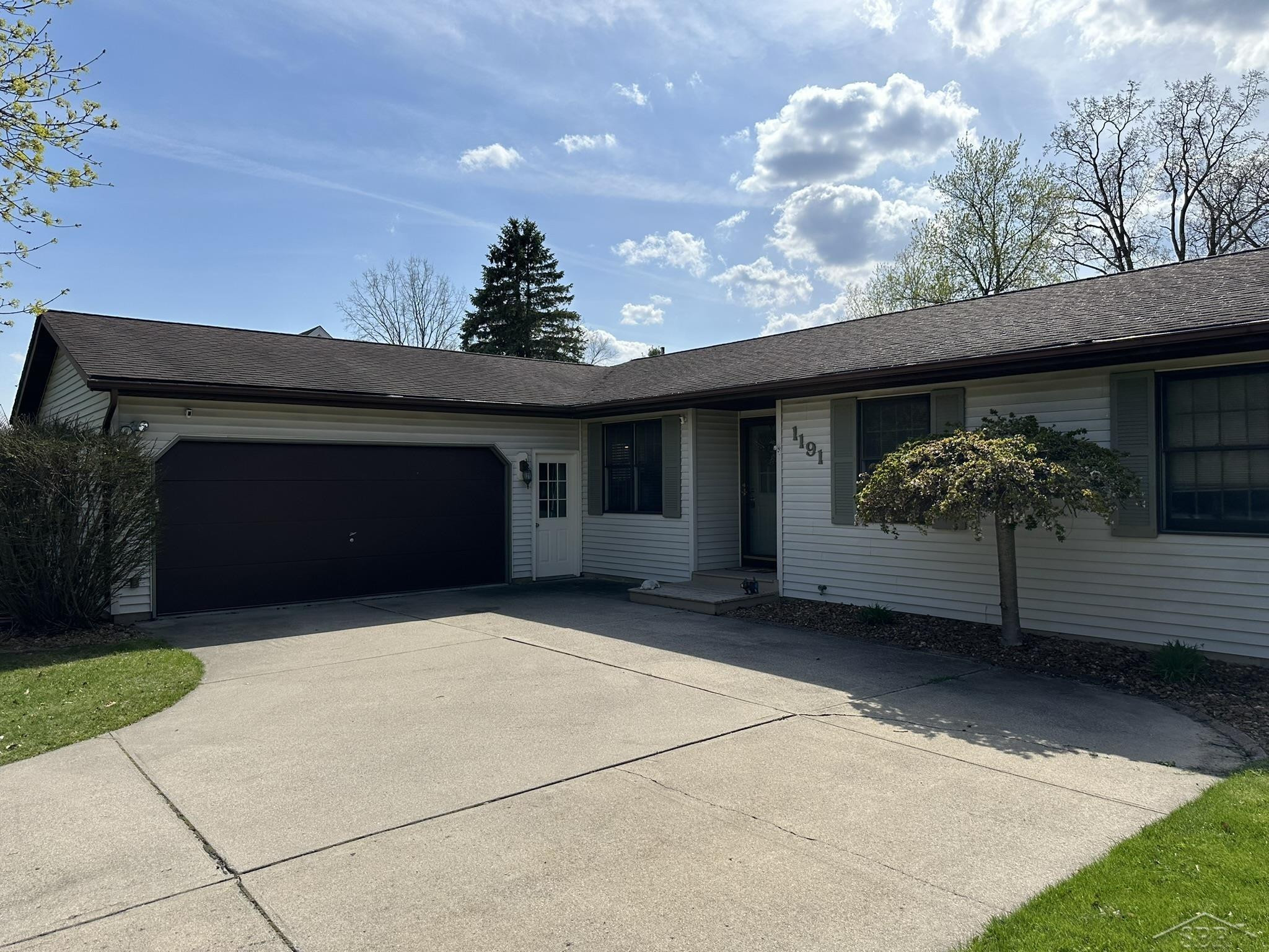 1191 Barbeau Drive, Saginaw, MI 48638 — Photo 2