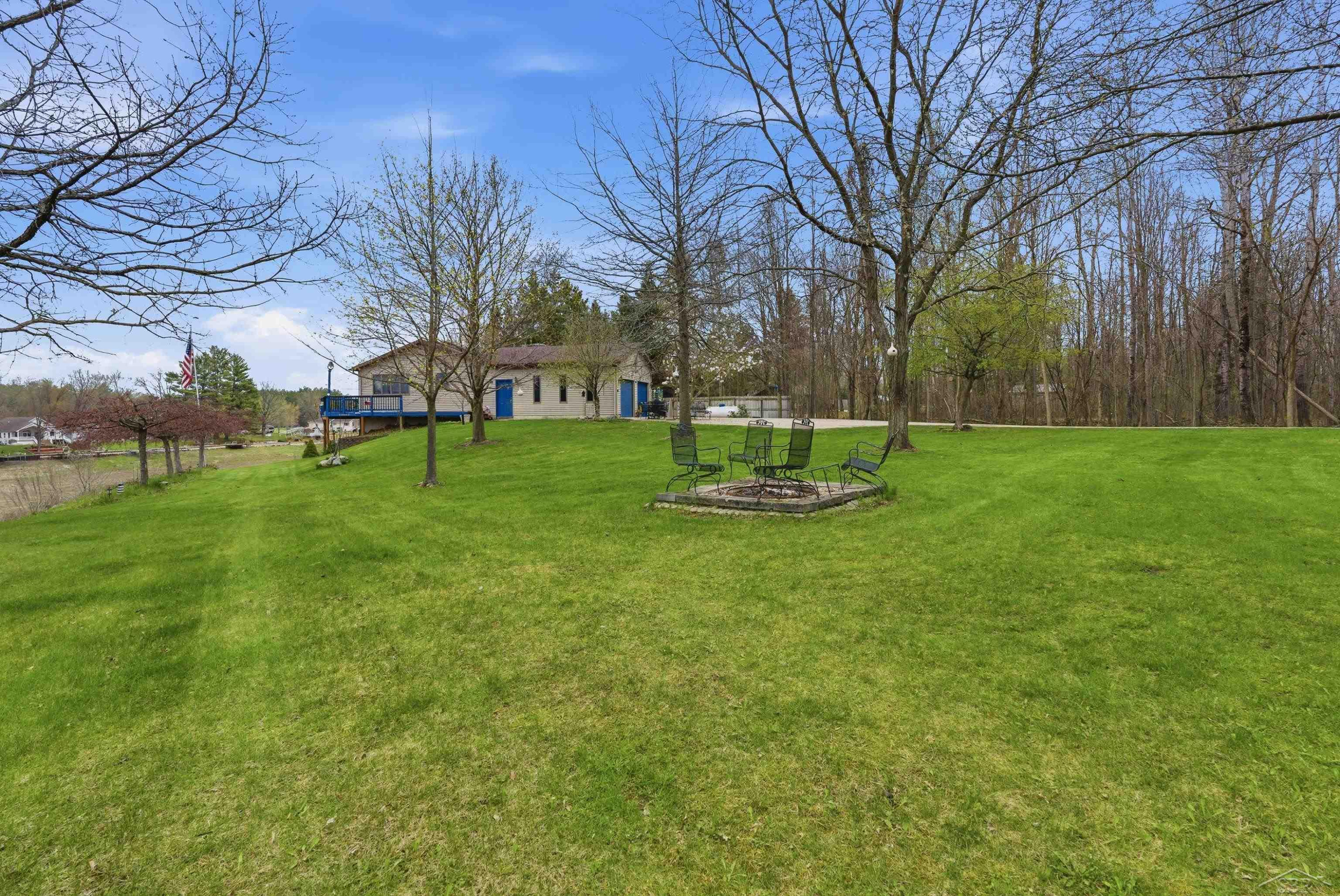 880 Sutherly Drive, Beaverton, MI 48612 — Photo 2
