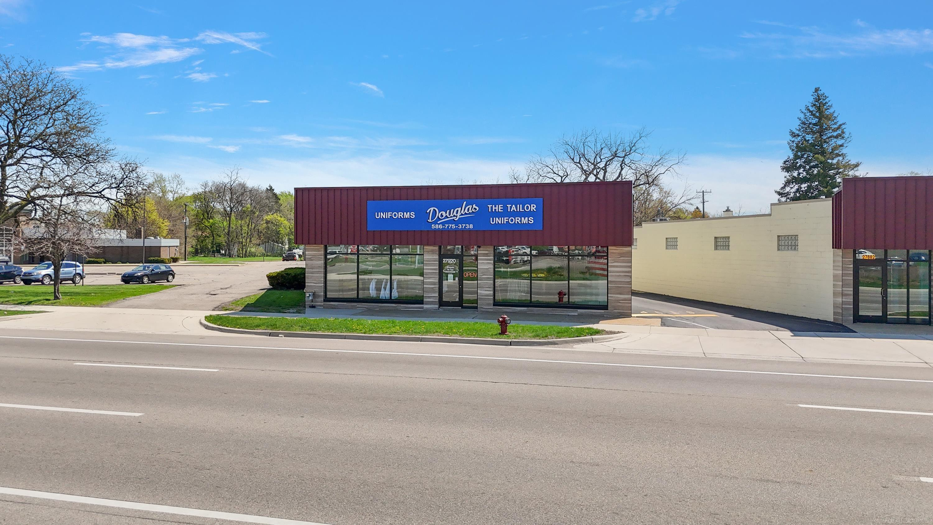 27920 Gratiot Avenue, Roseville, MI 48066