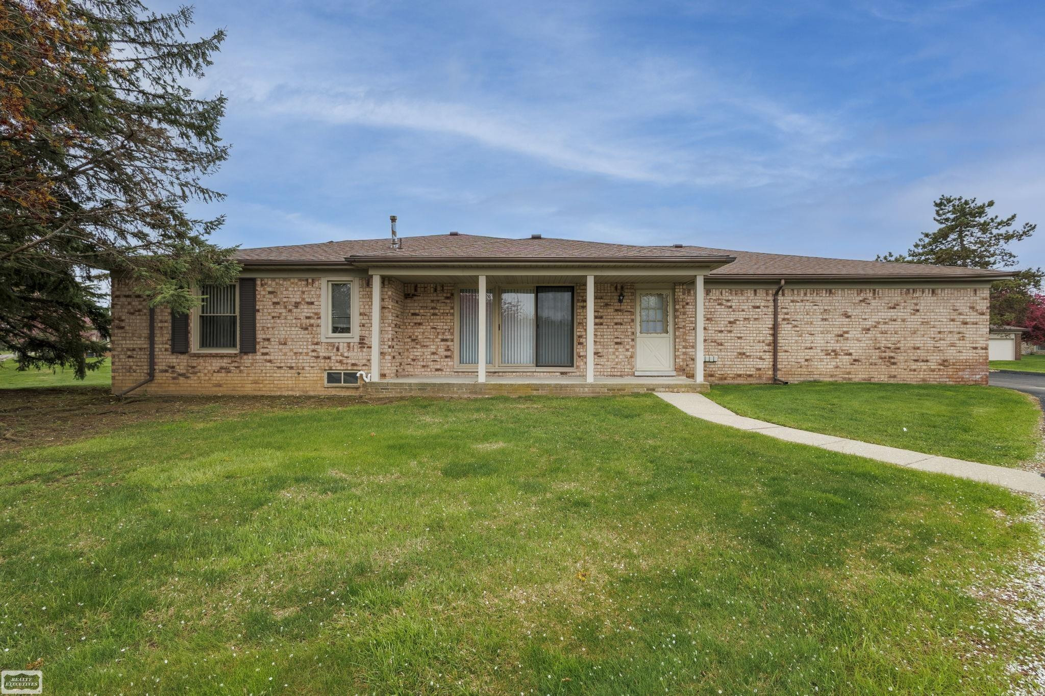 49309 Chesterfield Court, Utica, MI 48315 — front exterior