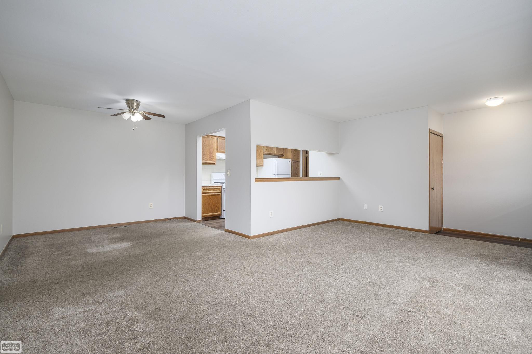 49309 Chesterfield Court, Utica, MI 48315 — Photo 7