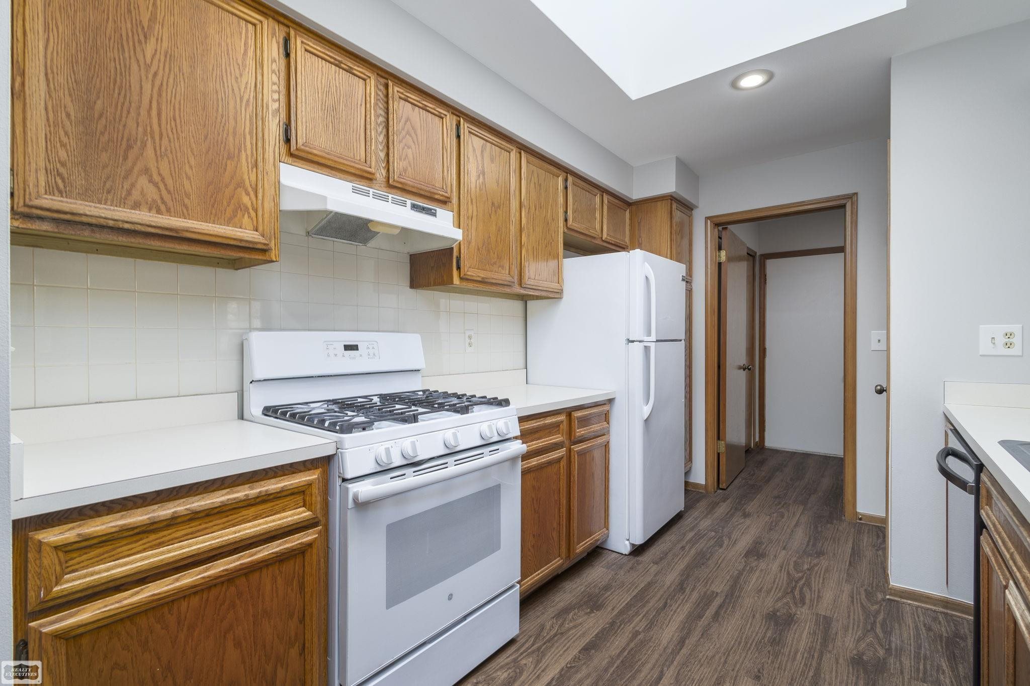 49309 Chesterfield Court, Utica, MI 48315 — Photo 10
