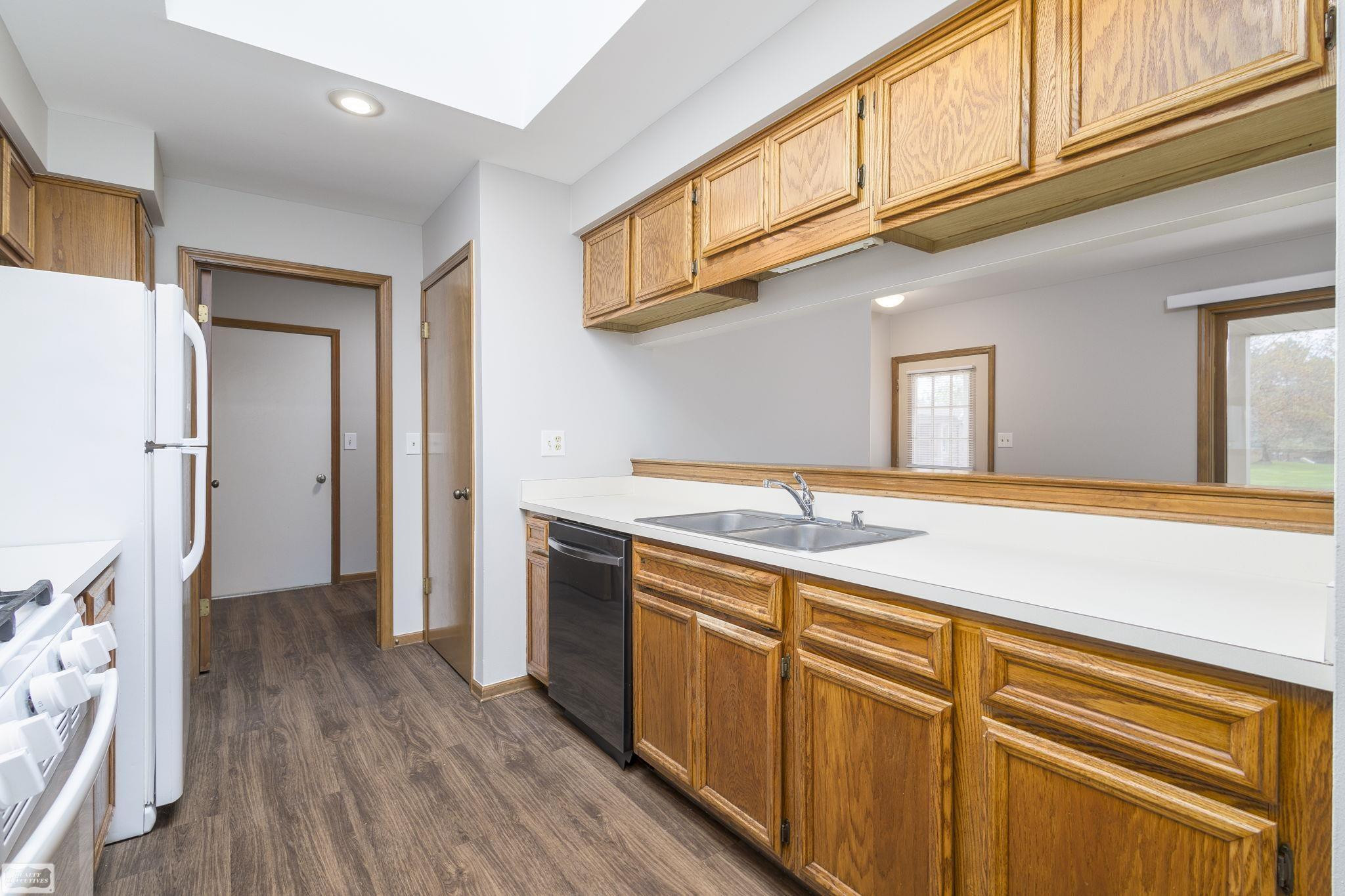 49309 Chesterfield Court, Utica, MI 48315 — Photo 11