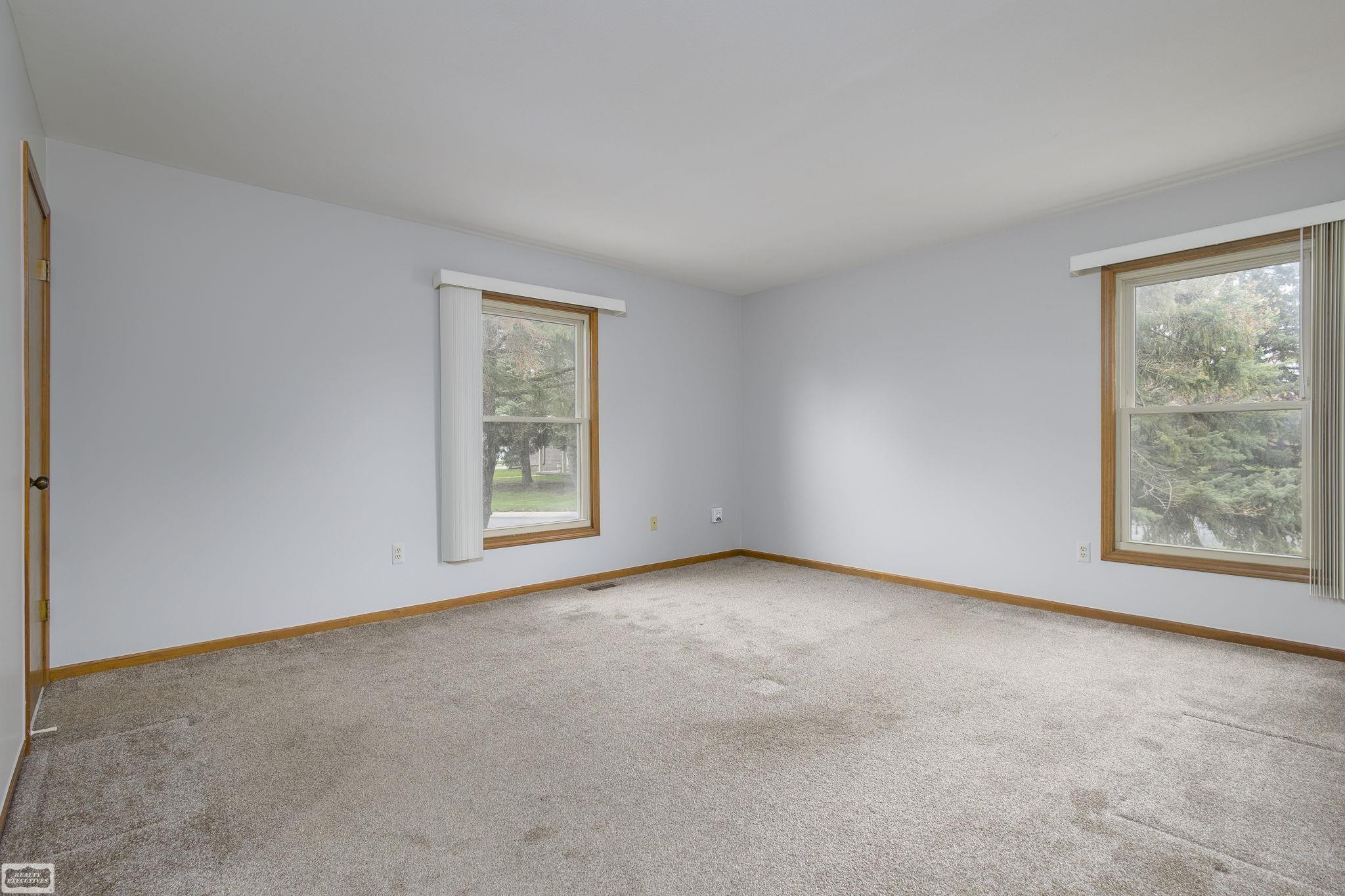 49309 Chesterfield Court, Utica, MI 48315 — Photo 14