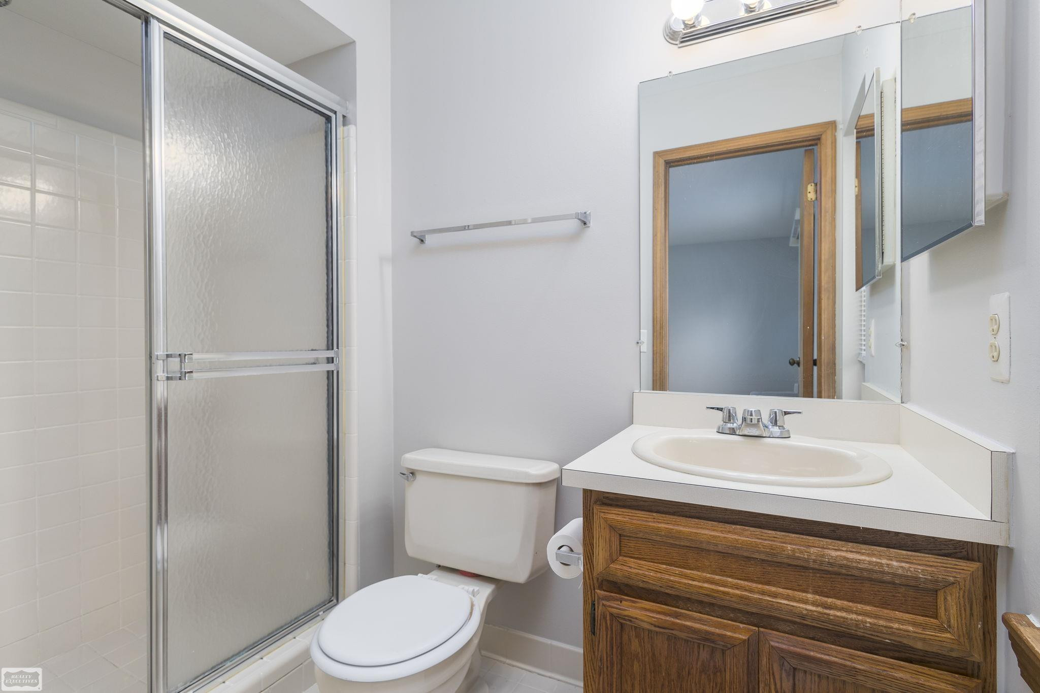 49309 Chesterfield Court, Utica, MI 48315 — Photo 16