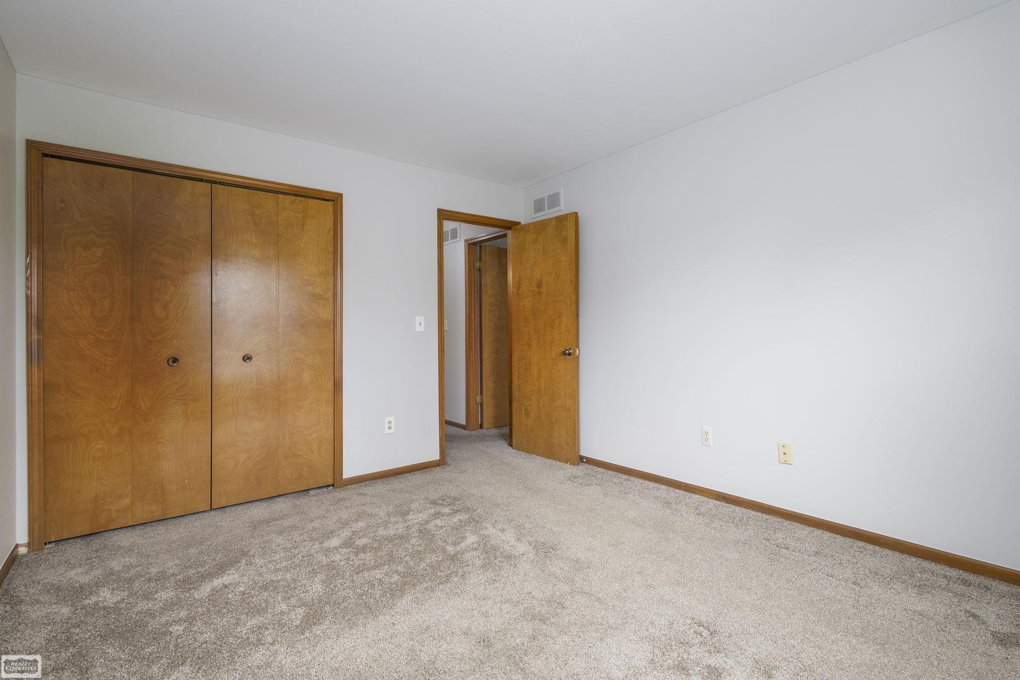 49309 Chesterfield Court, Utica, MI 48315 — Photo 18
