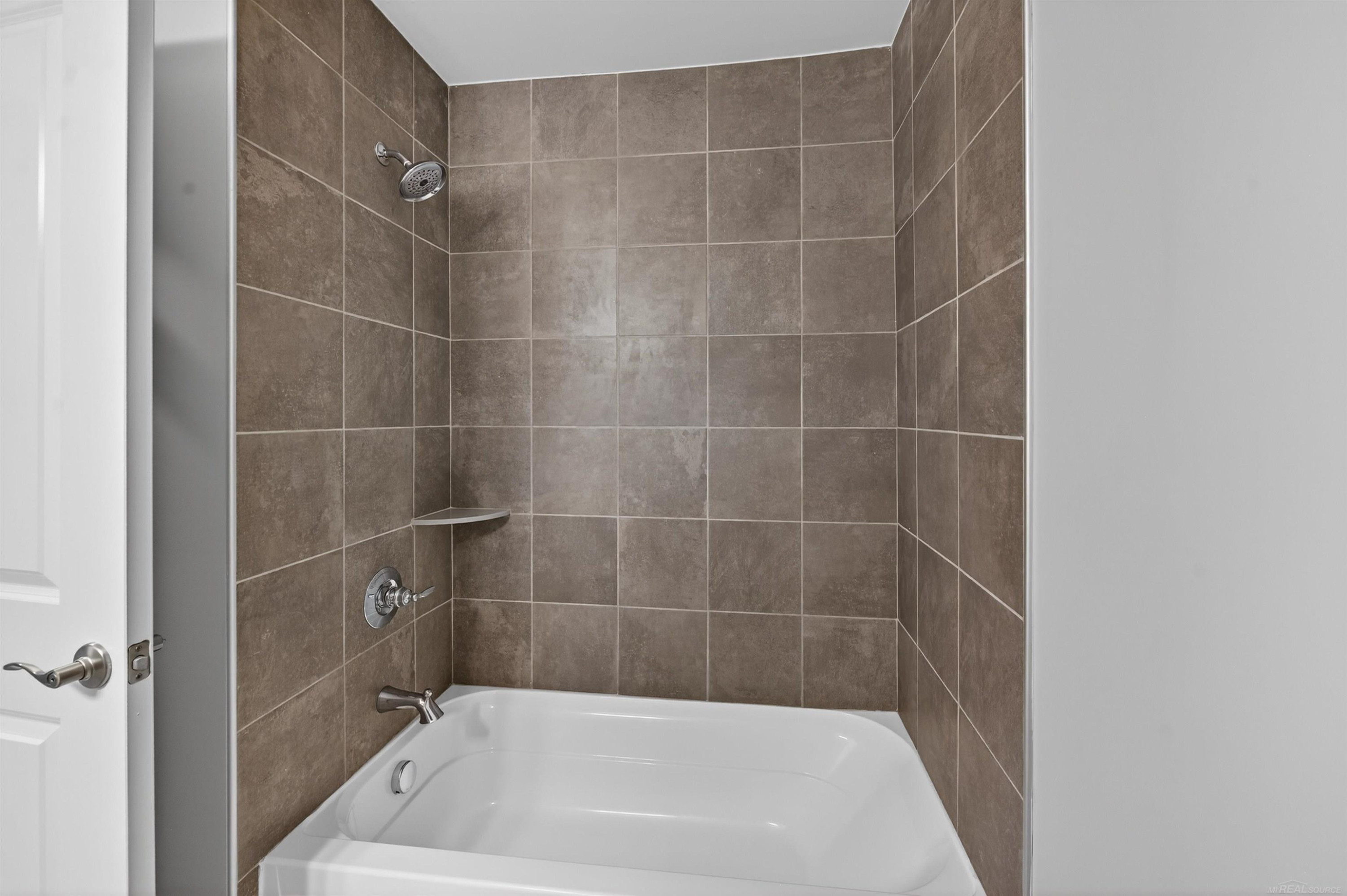 3736 Chatham Place Place, 6, Brighton, MI 48114 — Photo 33