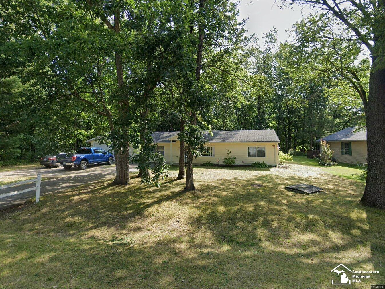 913 Pine Avenue, Alma, MI, 48801