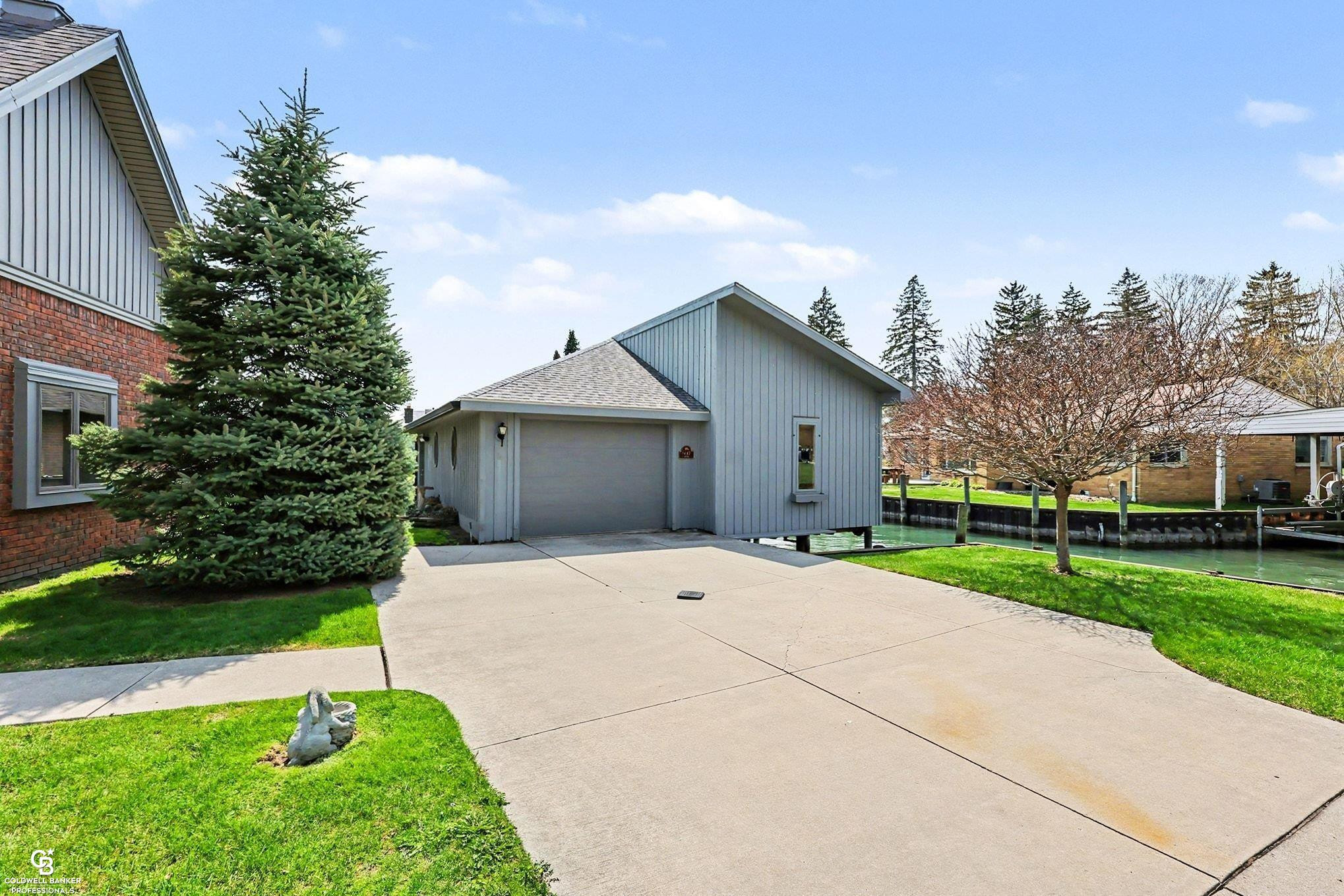 9617 River Road, Algonac, MI 48001 — Photo 2