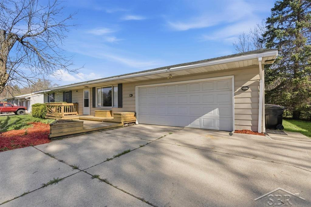 4324 Airport Road, Midland, MI 48642 — Photo 3