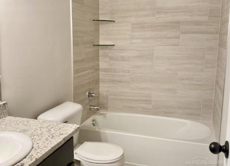 5515 MEADOW VIEW Street Street, Sterling Heights, MI — Photo 6